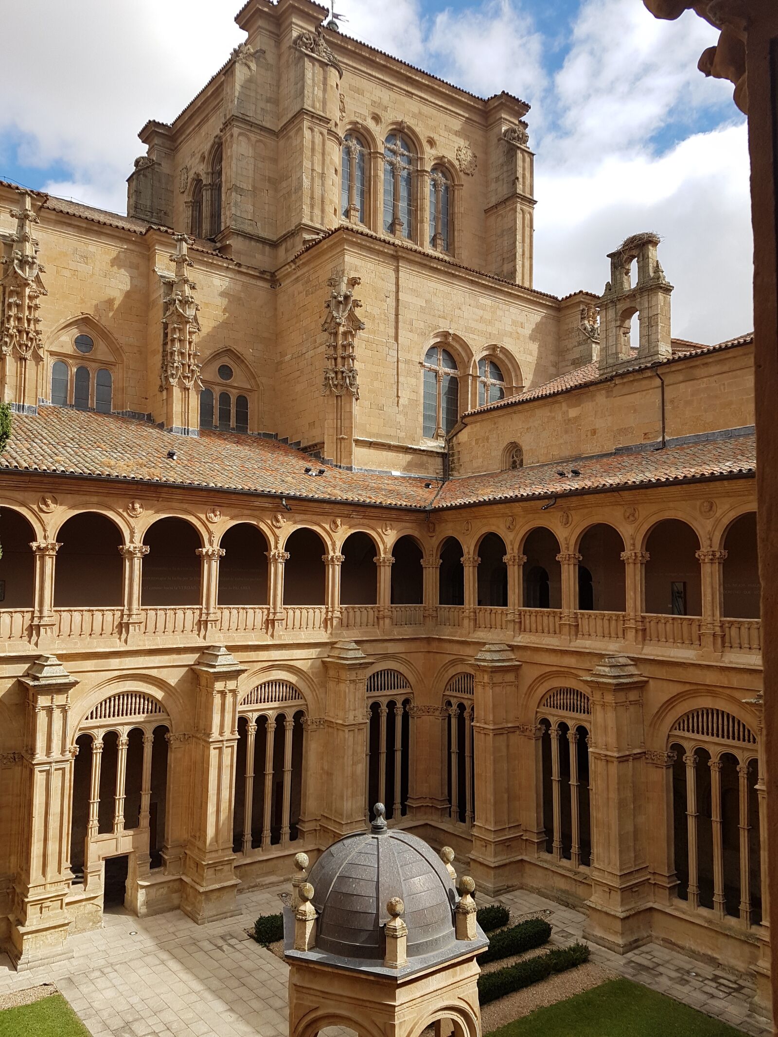 Samsung Galaxy S7 Edge sample photo. Architecture, cloister, columns photography