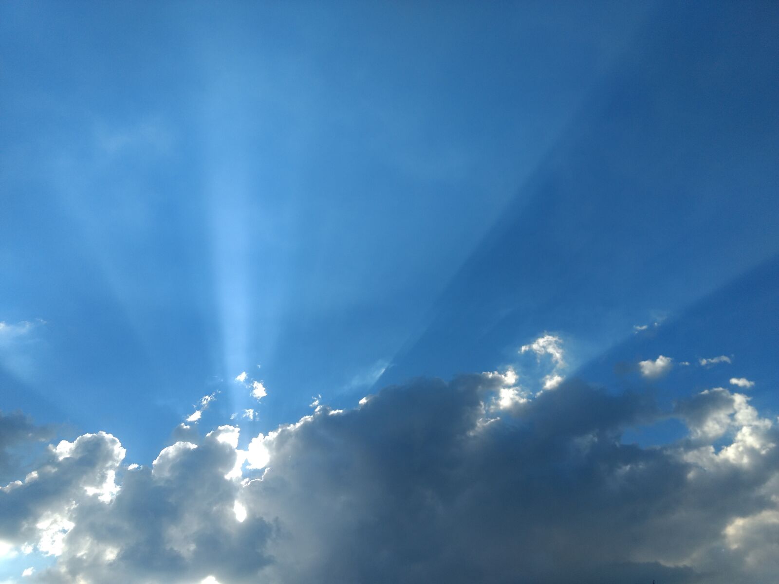 Motorola Moto G (4) sample photo. Sky, clouds, blue photography