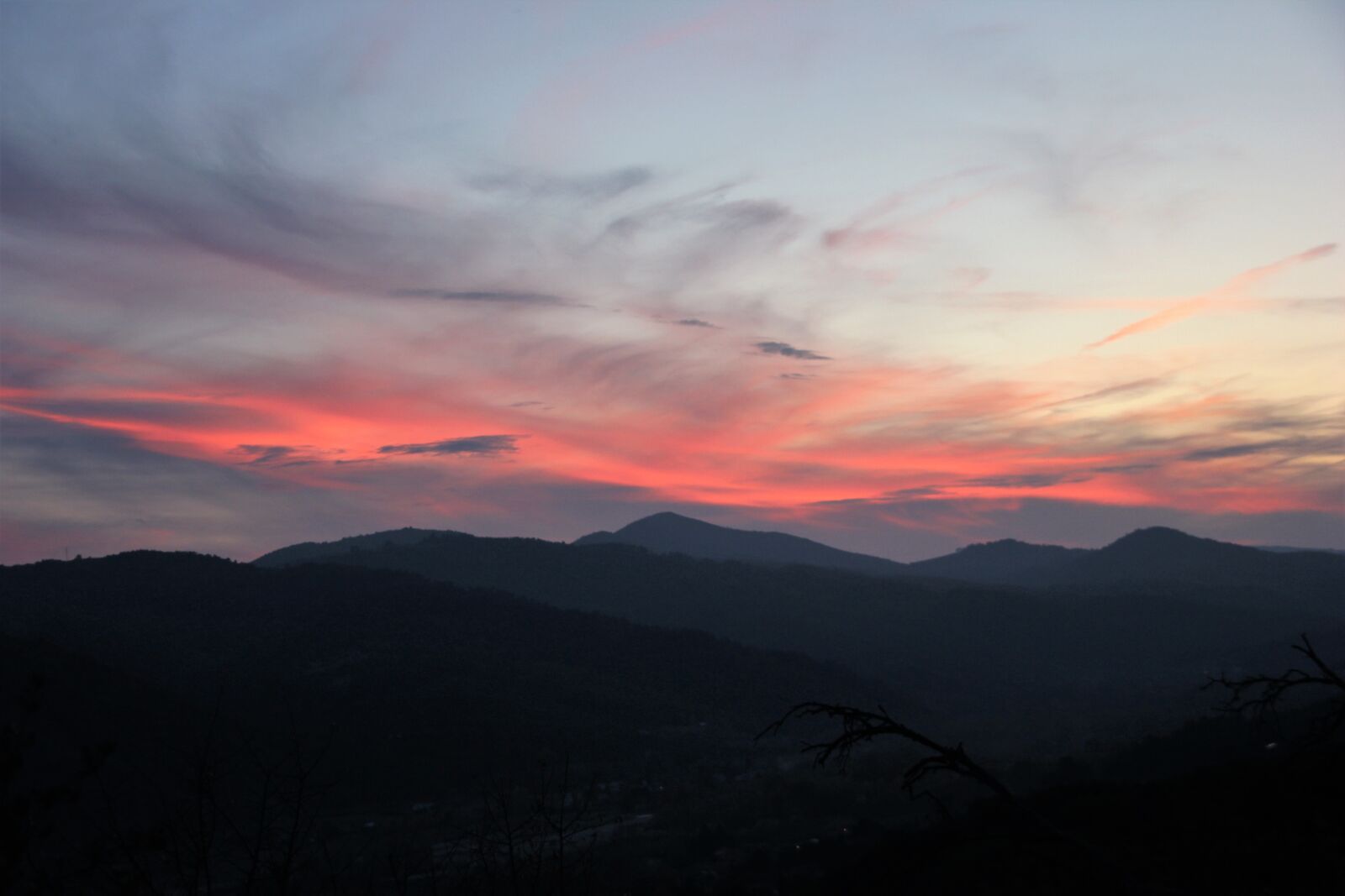 Canon EOS 600D (Rebel EOS T3i / EOS Kiss X5) sample photo. Sky, mountains, dawn photography