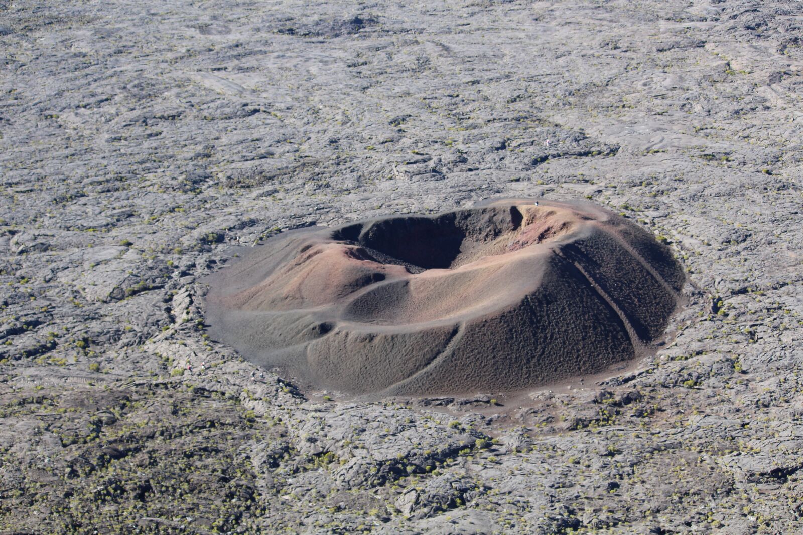 Canon EOS 700D (EOS Rebel T5i / EOS Kiss X7i) + Canon EF-S 55-250mm F4-5.6 IS sample photo. Crater, volcano, landscape photography