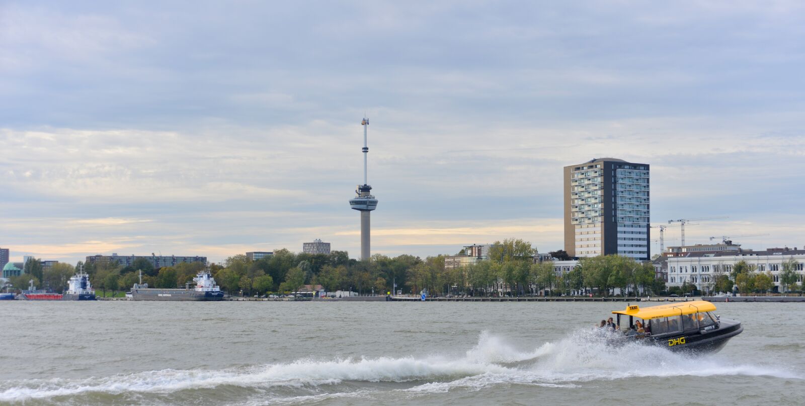 Nikon D800 sample photo. Rotterdam, euromast, water taxi photography