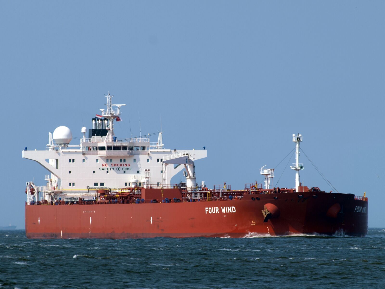 Olympus E-520 (EVOLT E-520) sample photo. Ship, bulk carrier, sea photography