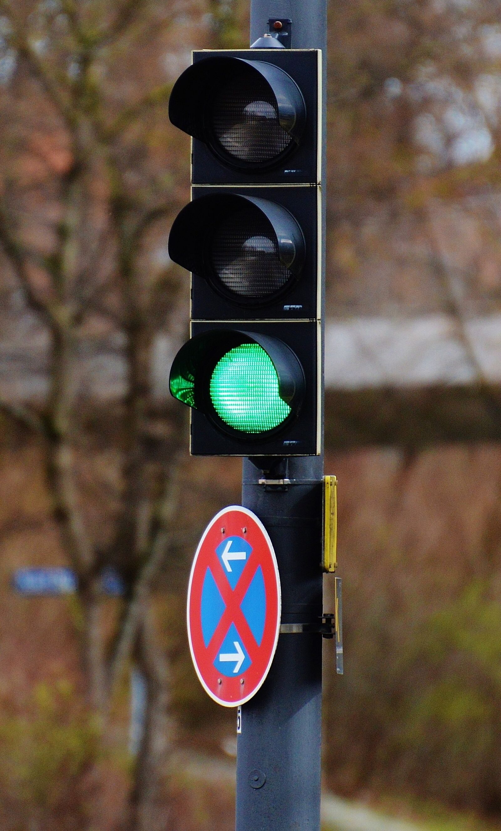 Nikon D3200 sample photo. Traffic lights, green, road photography