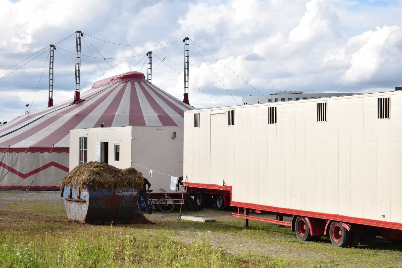 Nikon D3300 sample photo. Circus, structure, vehicle, blue photography