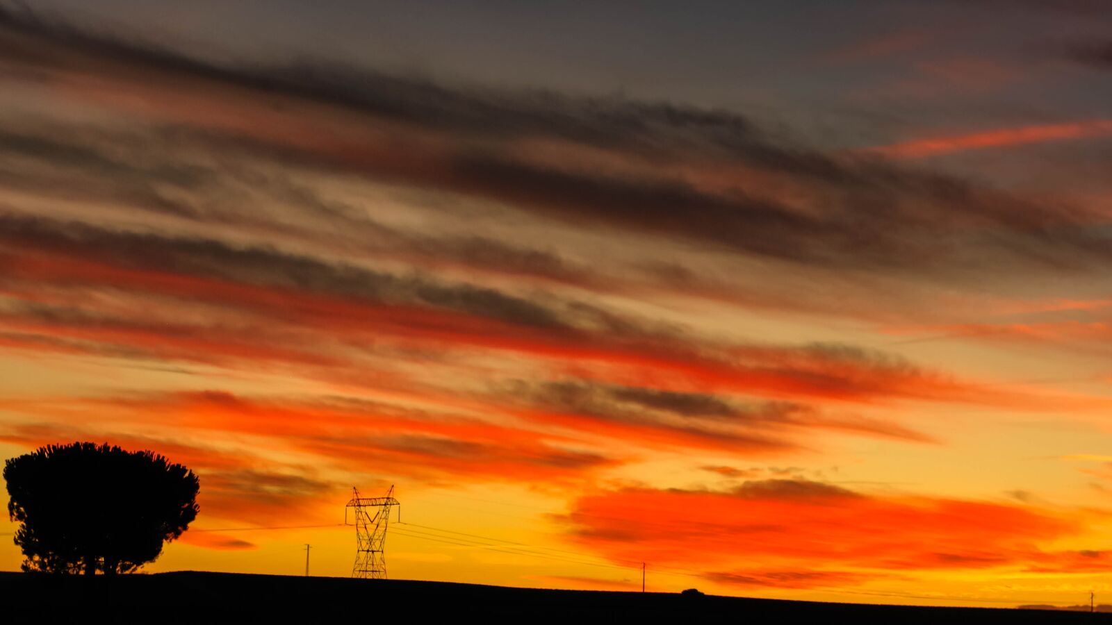 smc PENTAX-DA L 18-55mm F3.5-5.6 sample photo. Landscape, red skies, sunset photography