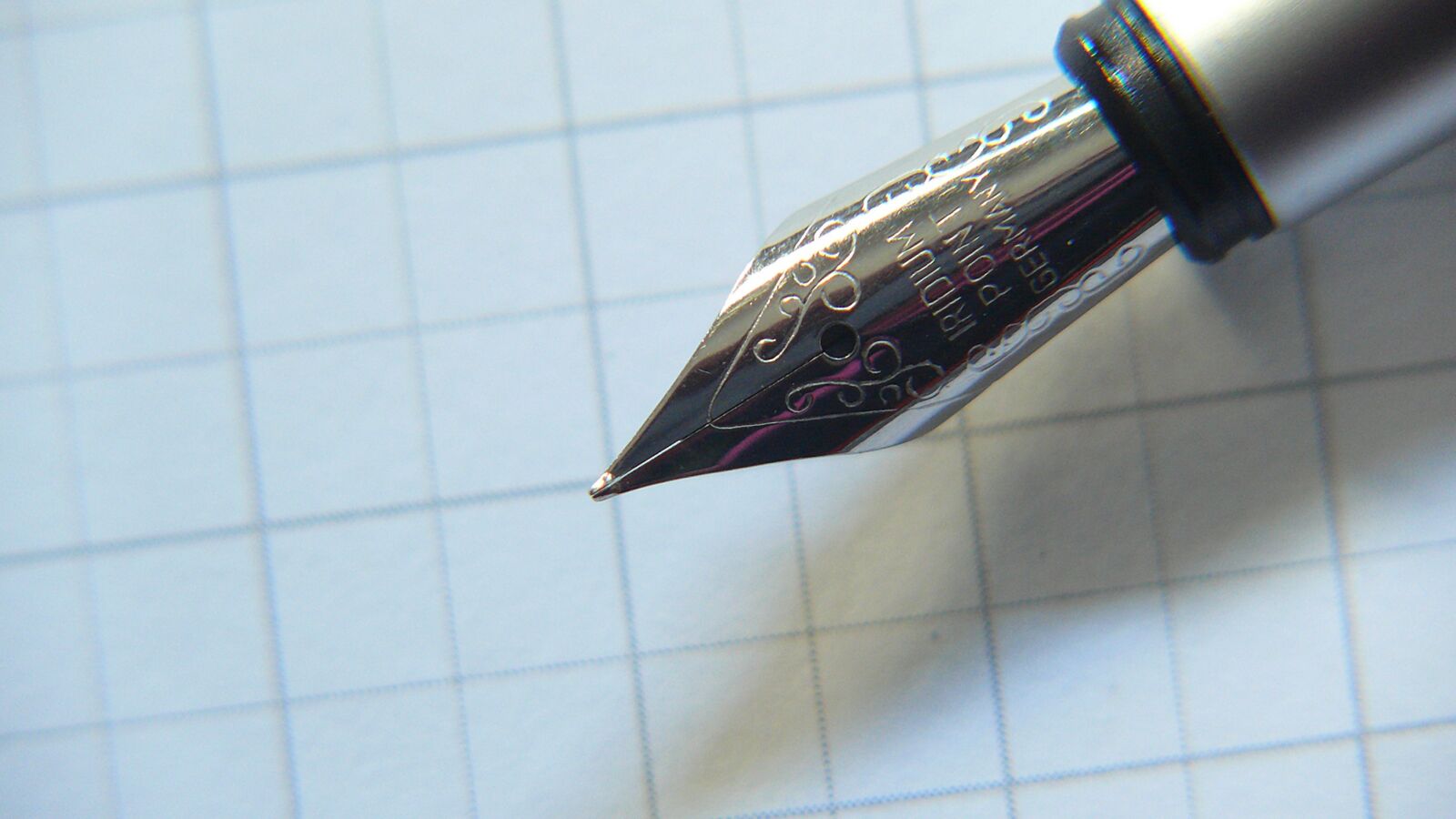Leica V-LUX 1 sample photo. Filler, fountain pen, writing photography