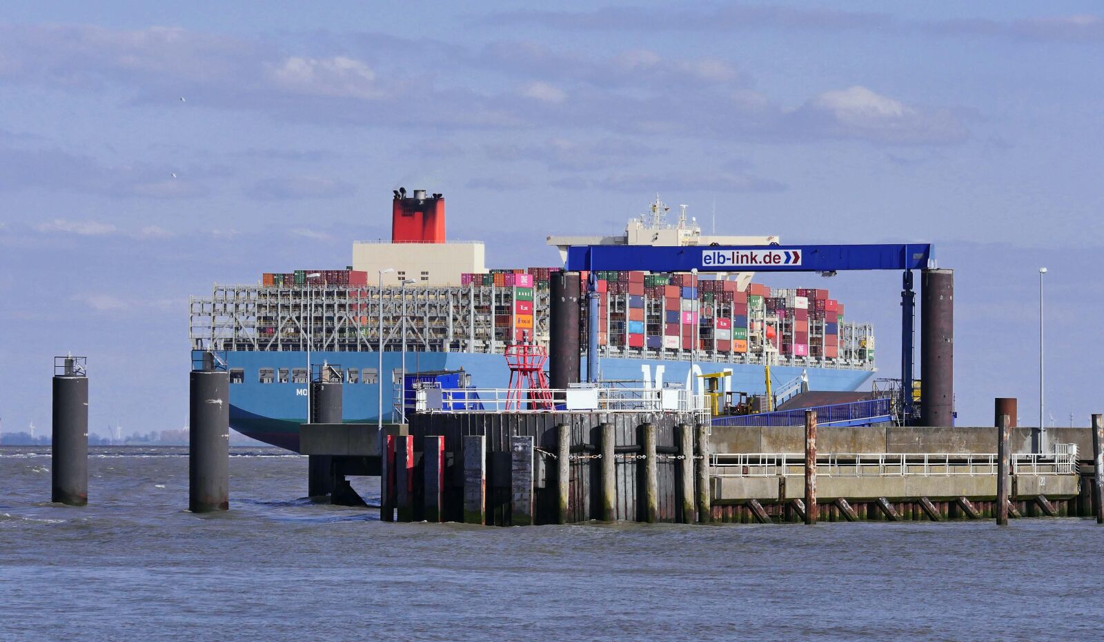 Panasonic Lumix DMC-GX8 sample photo. Large shipping, container ship photography