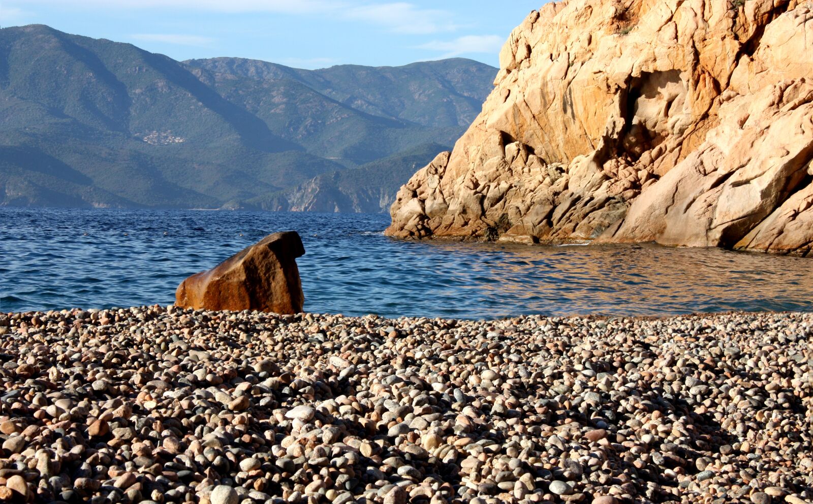 Canon EOS 450D (EOS Rebel XSi / EOS Kiss X2) sample photo. Corsican, nature, body of photography