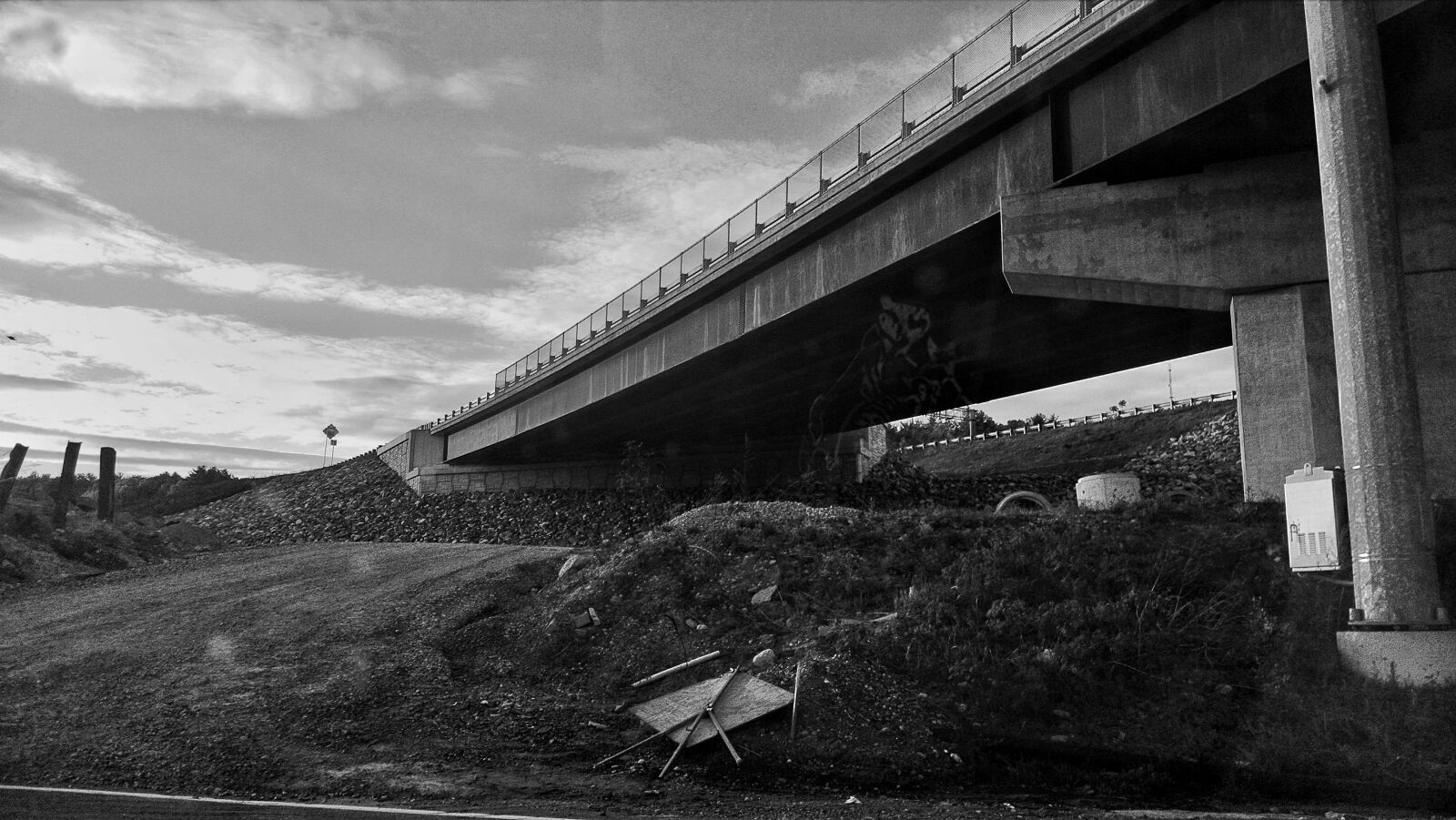 Motorola Moto X (1st Gen) sample photo. Black, bridge, construction, modern photography