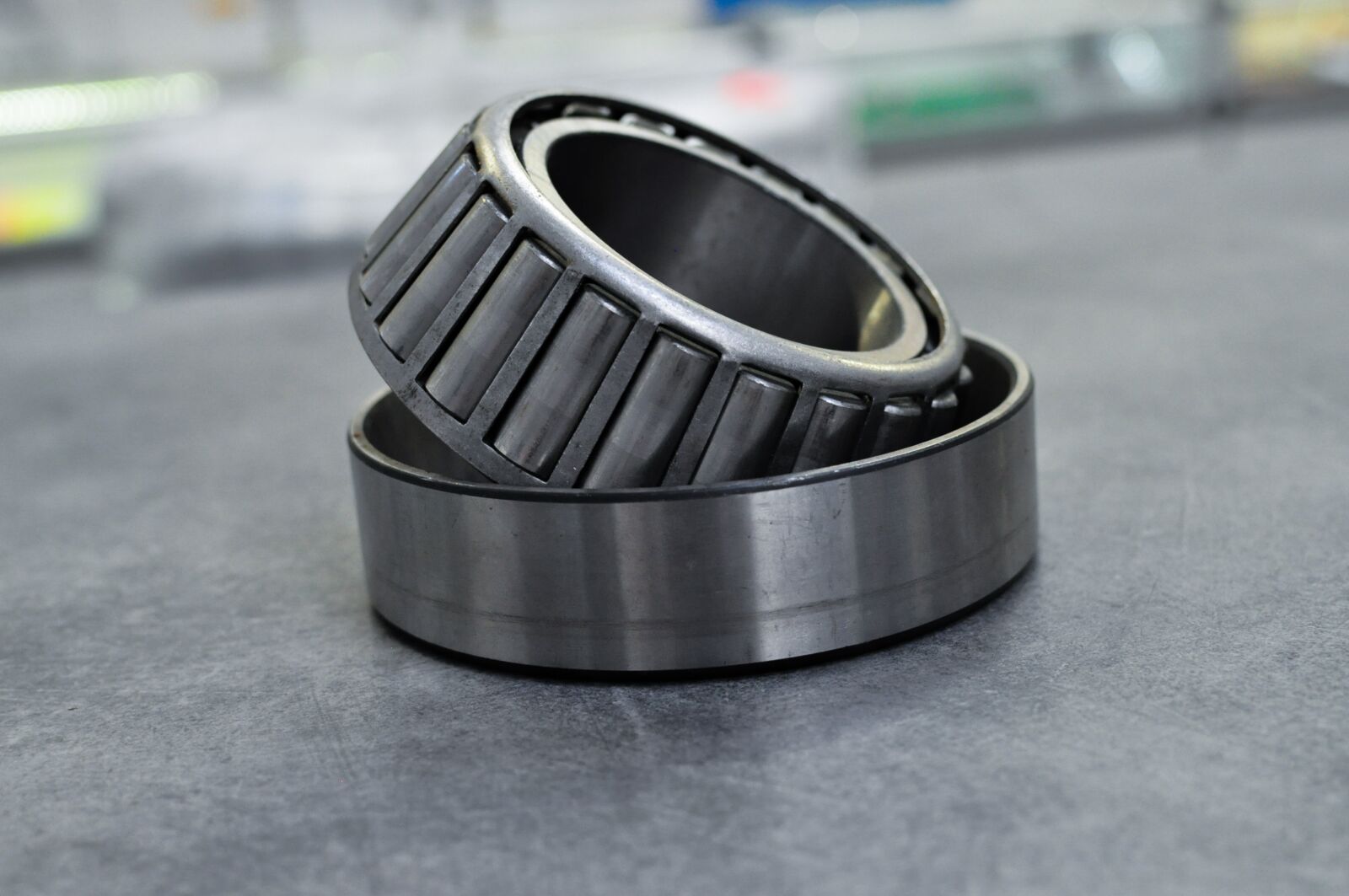 Nikon D5000 sample photo. Tapered roller bearing, bearings photography