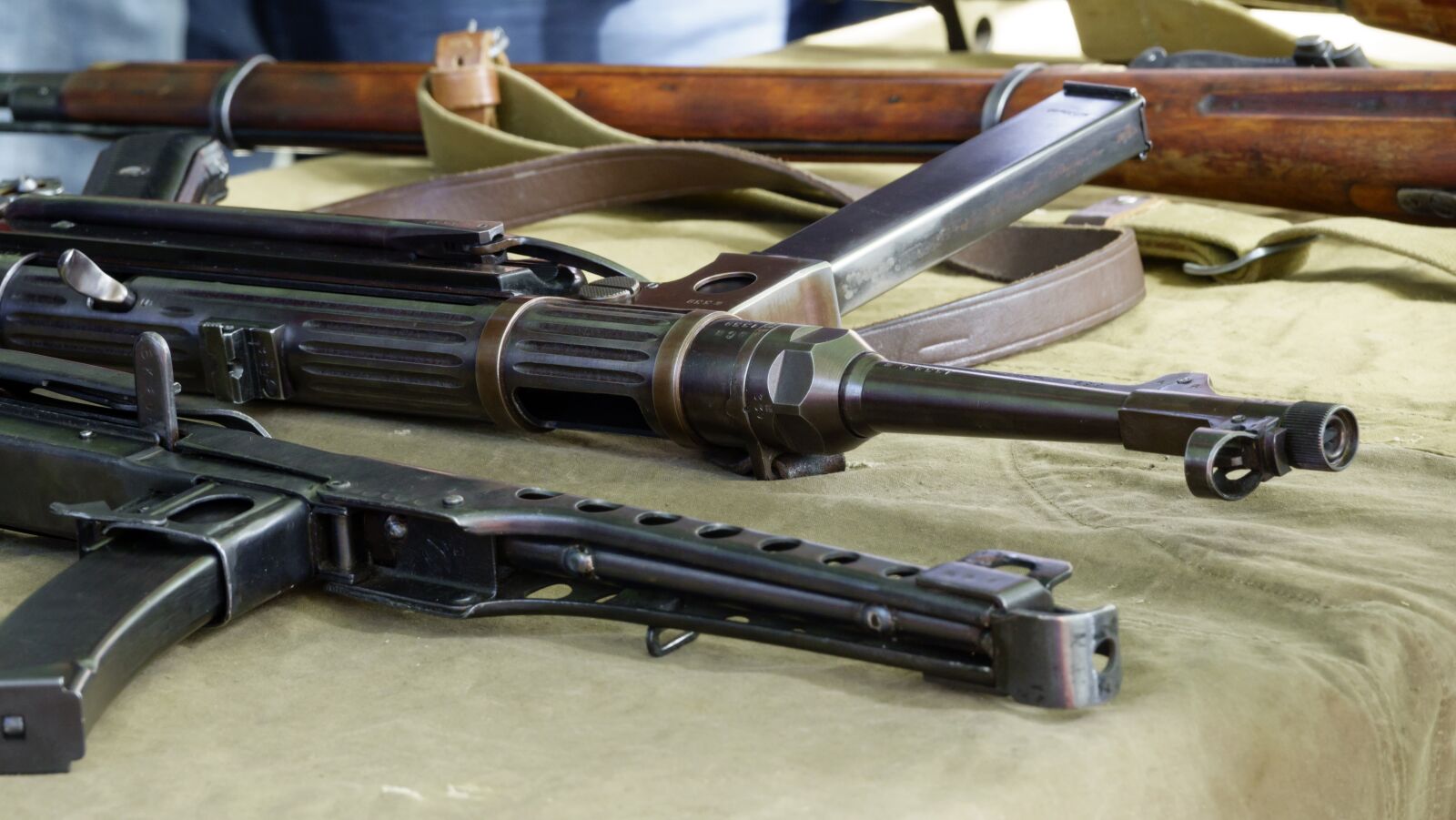 Sony Cyber-shot DSC-RX10 III sample photo. Automatic machine gun, schmeiser photography