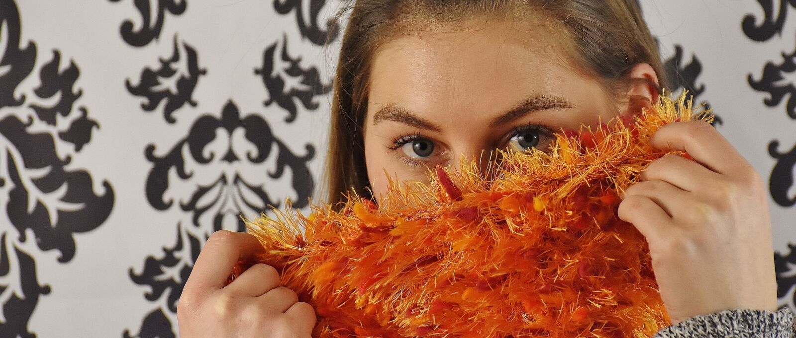 Nikon D7200 sample photo. Scarf, woman, pretty photography