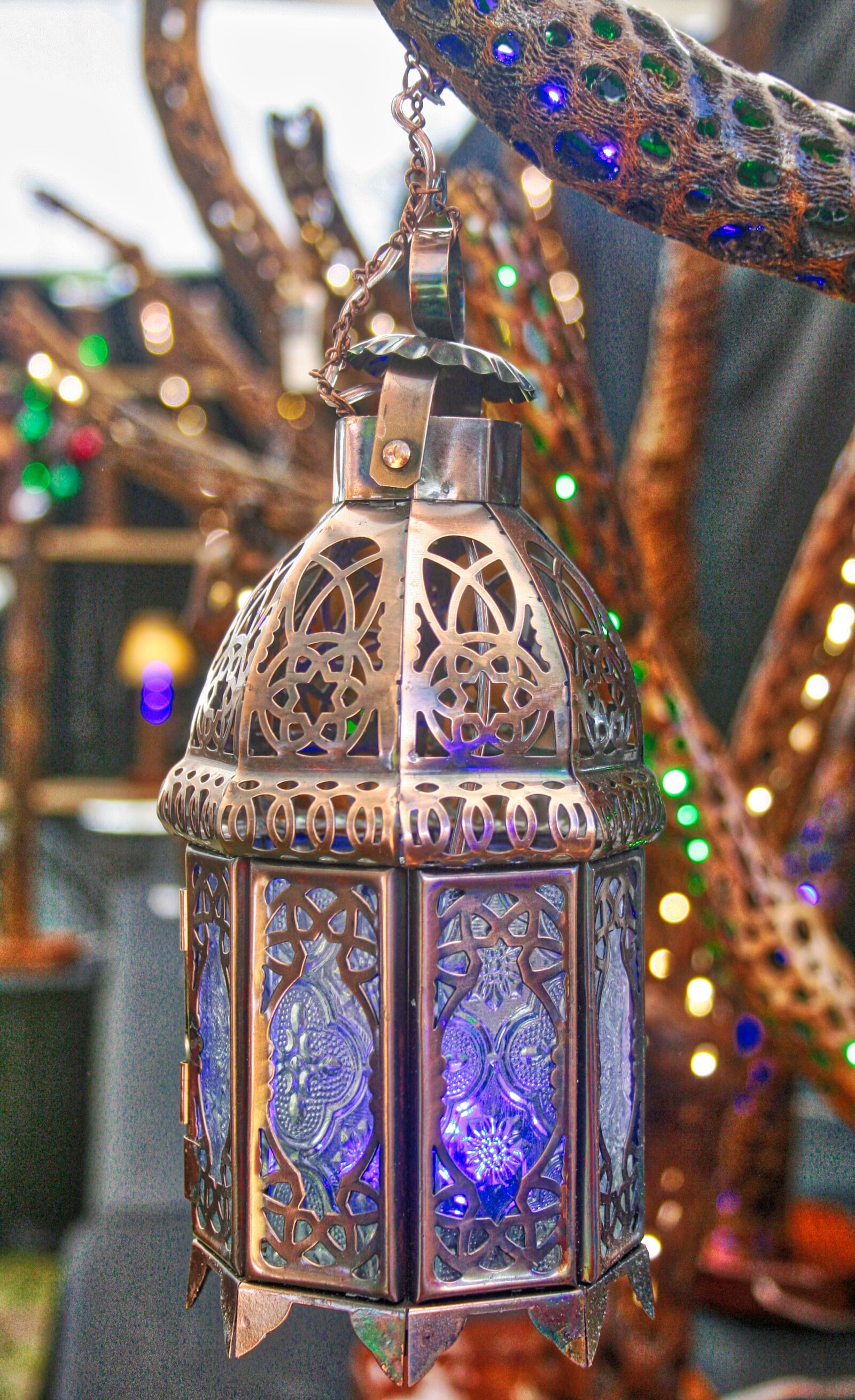 Canon EOS 20D sample photo. Lantern photography