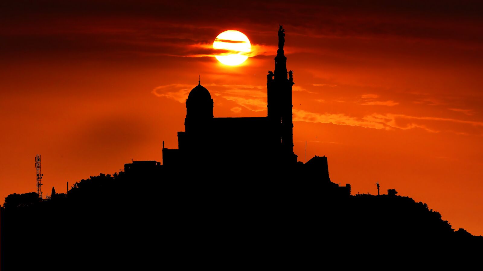 Panasonic Lumix DMC-FZ200 sample photo. Sunrise, architecture, cathedral photography