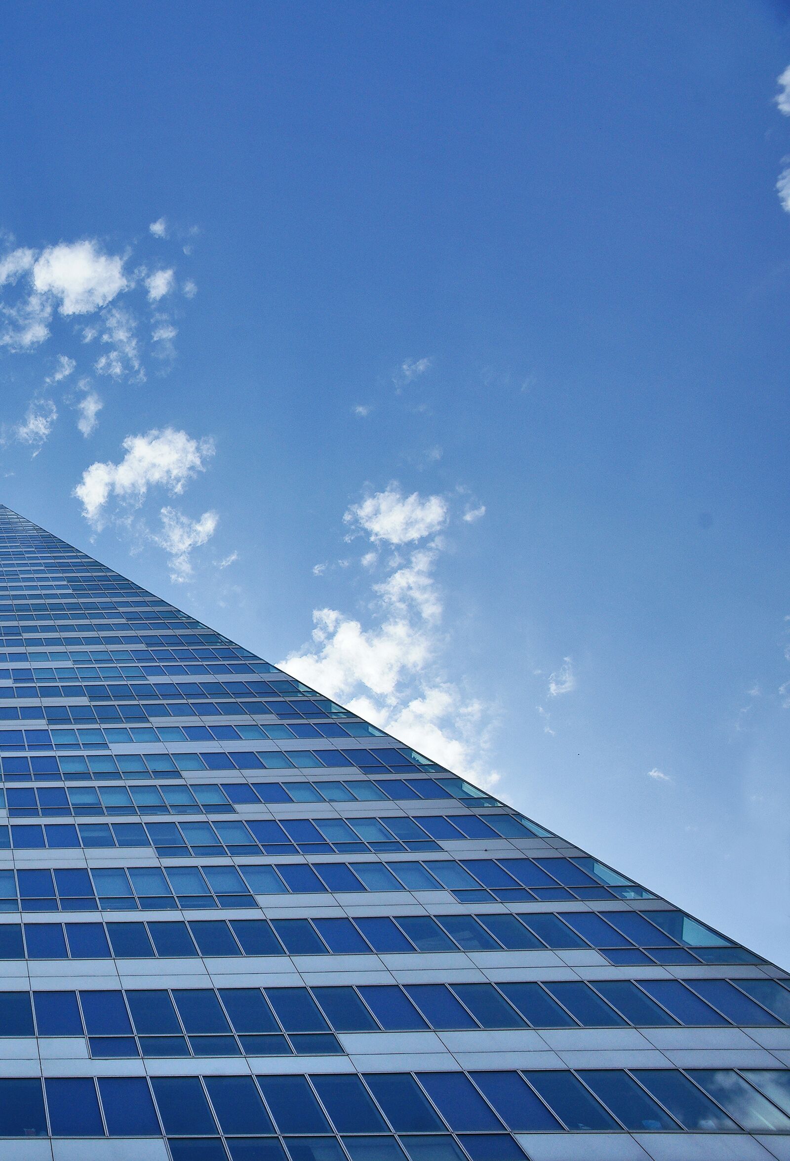 Sony Alpha DSLR-A850 sample photo. Building, blue, urban photography