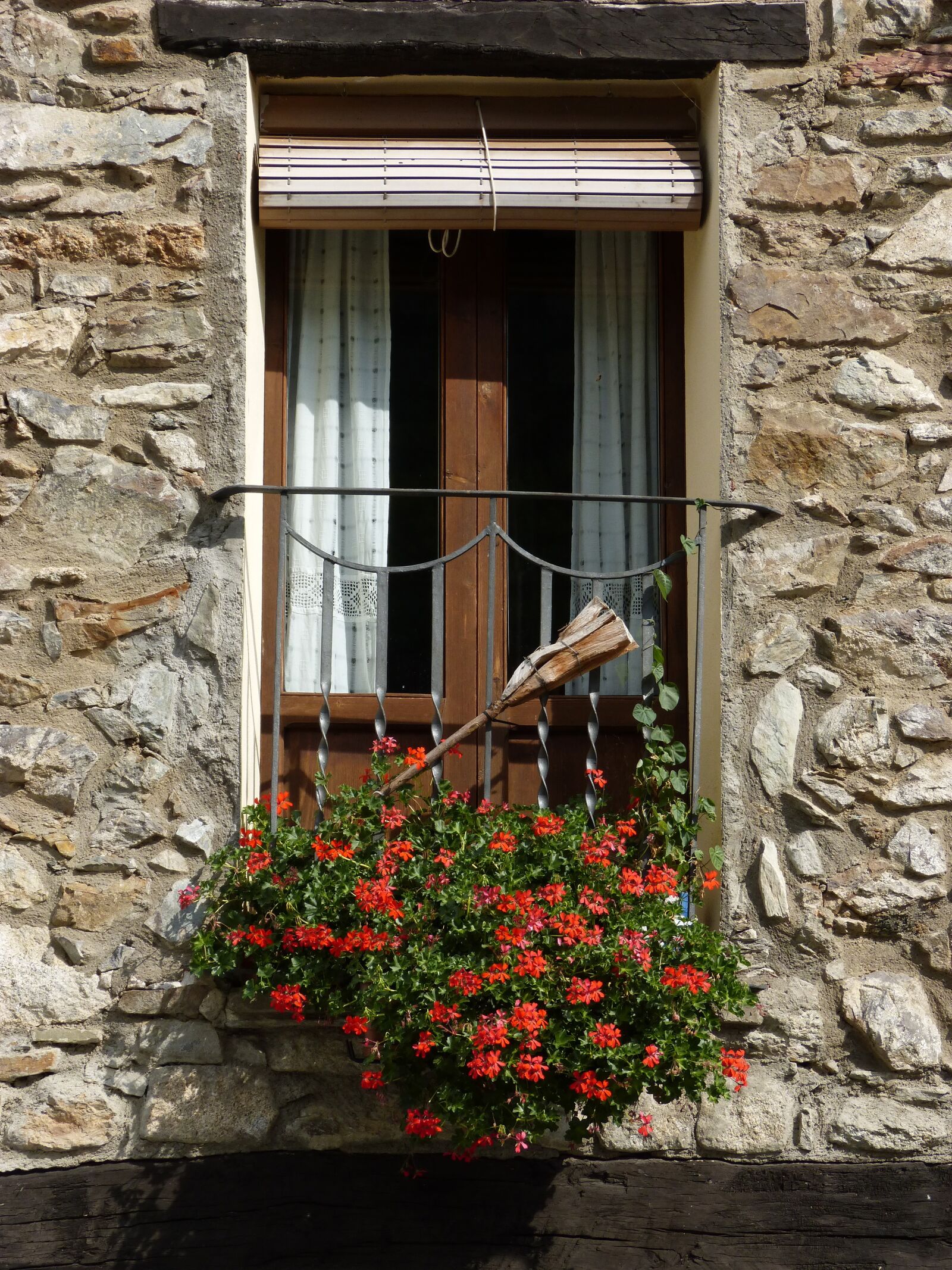 Panasonic DMC-FZ62 sample photo. Balcony, pyrenees, miss photography
