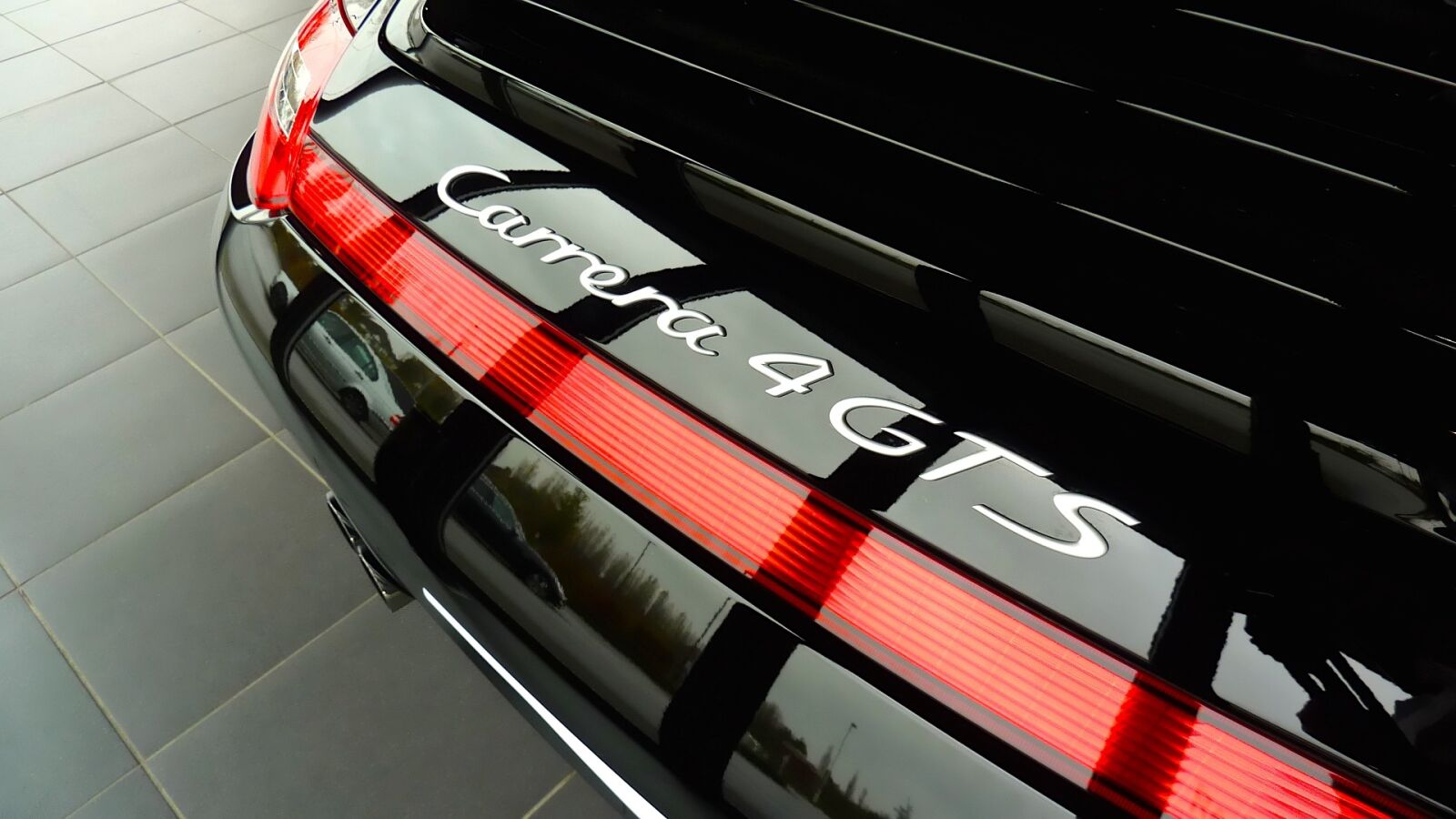 Panasonic DMC-TZ7 sample photo. Auto, automotive, car, design photography