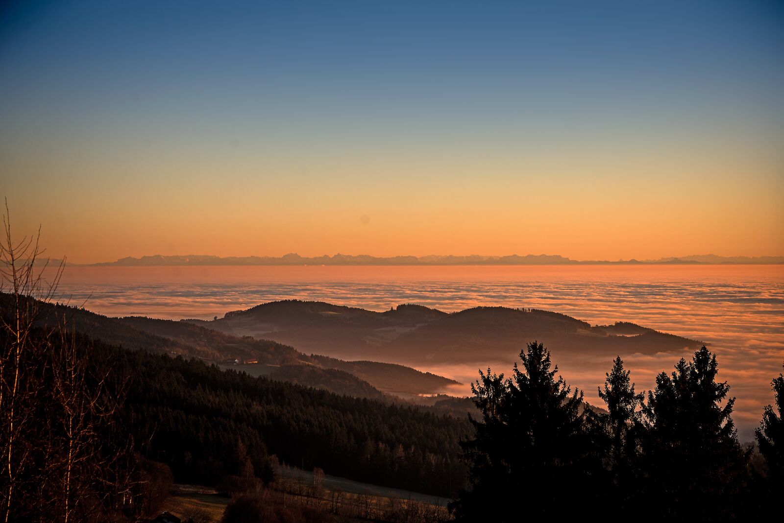 Nikon D610 sample photo. Sunset, mountains, fog photography