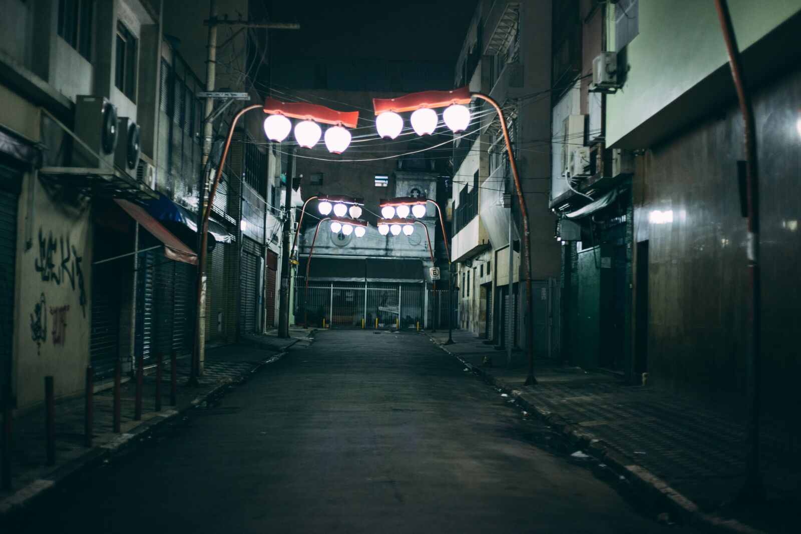 Canon EF 50mm F1.8 II sample photo. Alley, street, road photography