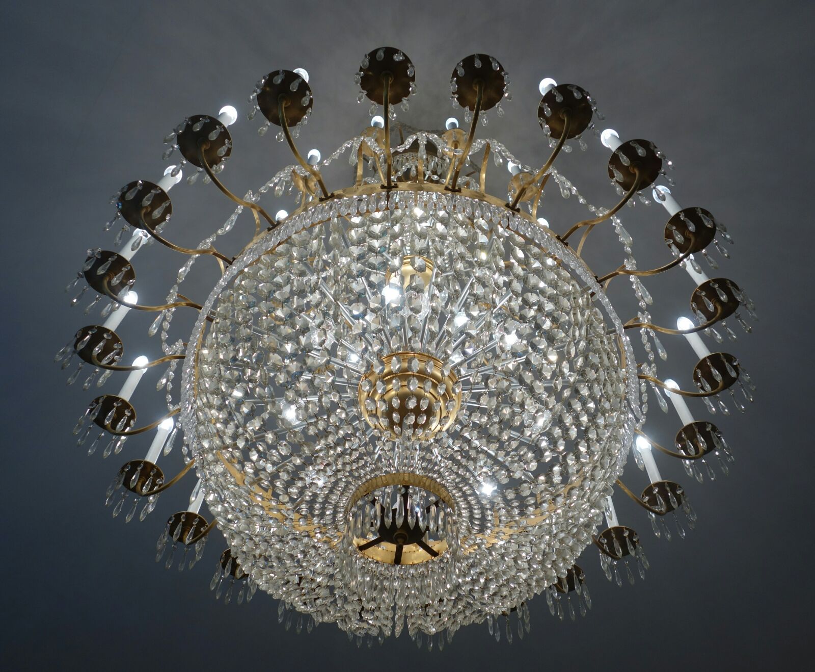 Sony Cyber-shot DSC-RX100 II sample photo. Chandelier, crystal chandeliers, luster photography