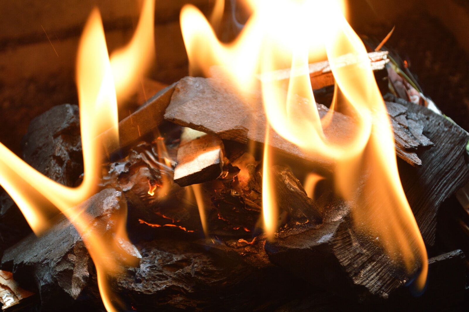 Nikon D3200 sample photo. Fire, heat, flame photography