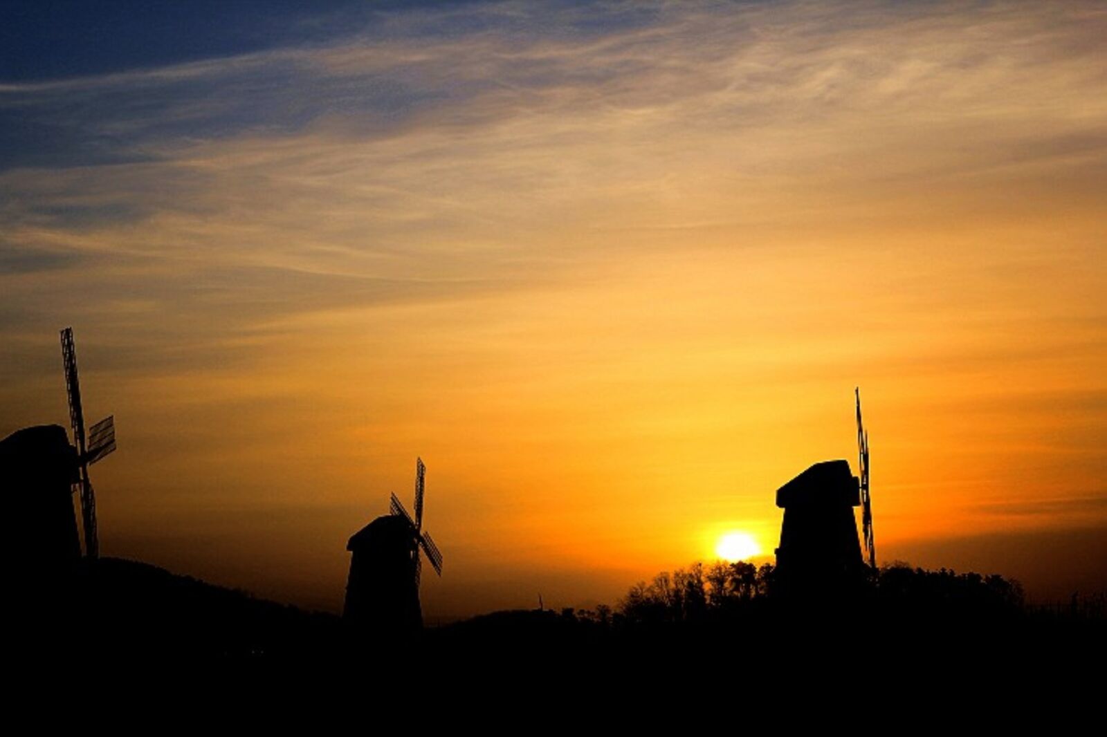 Canon EOS 60D sample photo. Sunrise, windmill, cloud photography