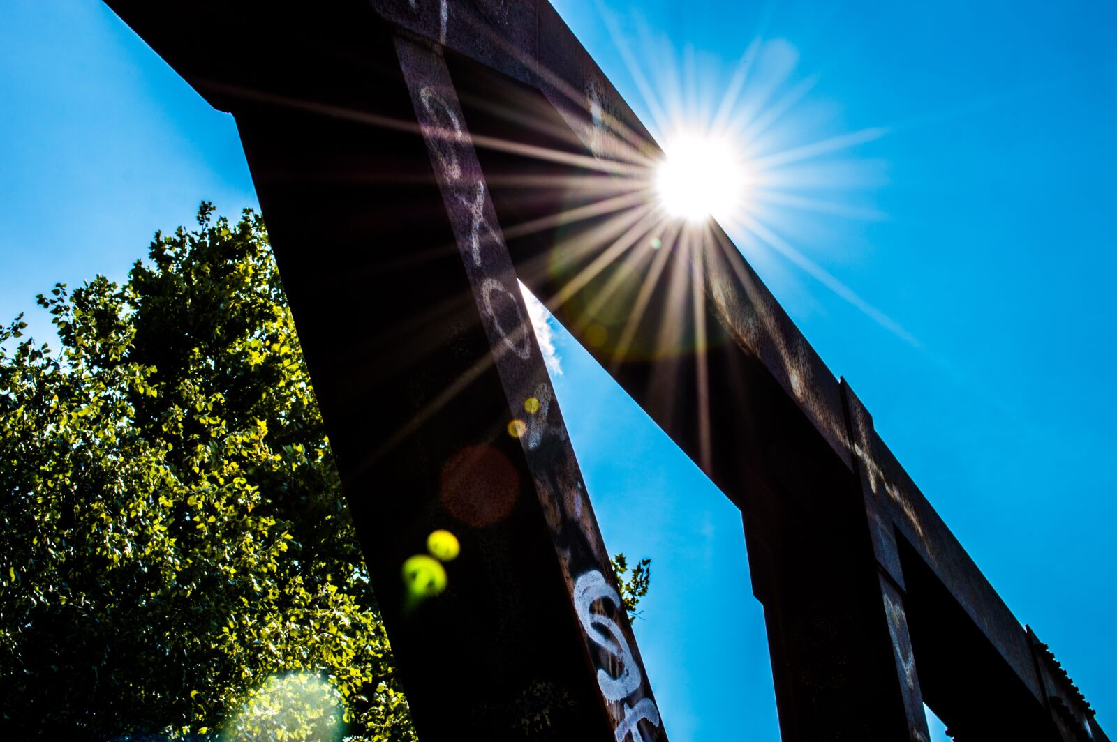 Nikon D3200 sample photo. Sunlight, solar flare, bridge photography