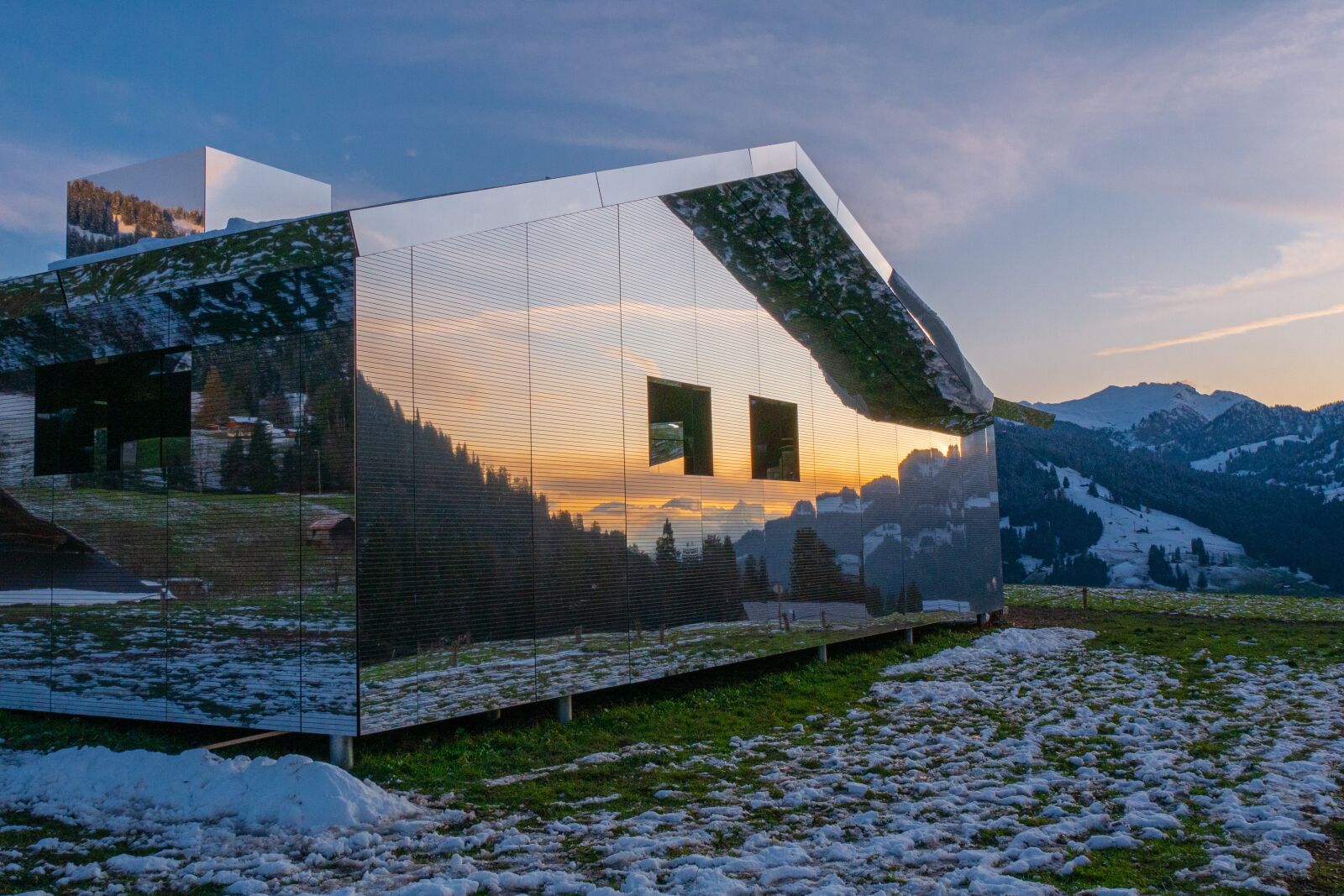 Panasonic DMC-G81 sample photo. Mirror house, mirroring, mountain photography