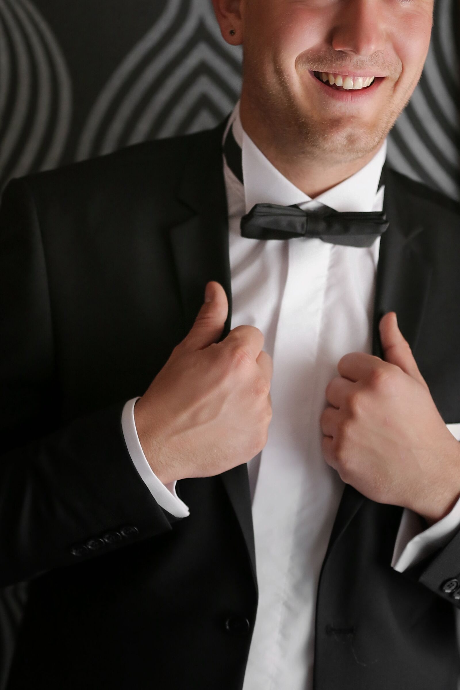 Canon EOS 5D Mark III sample photo. Bowtie, tuxedo suit, manager photography