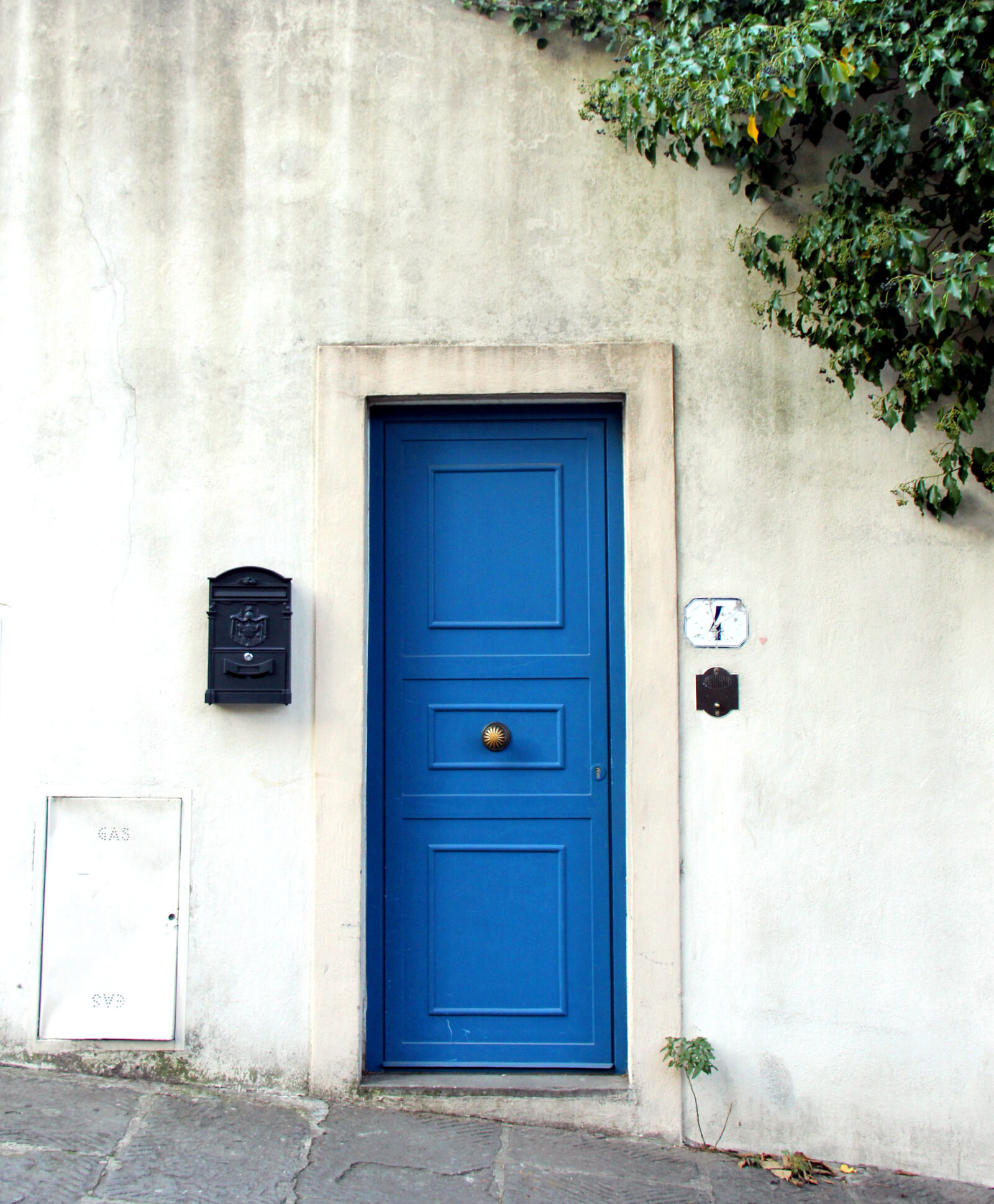 Canon EF-S 18-200mm F3.5-5.6 IS sample photo. Door, firenze, florence, italy photography