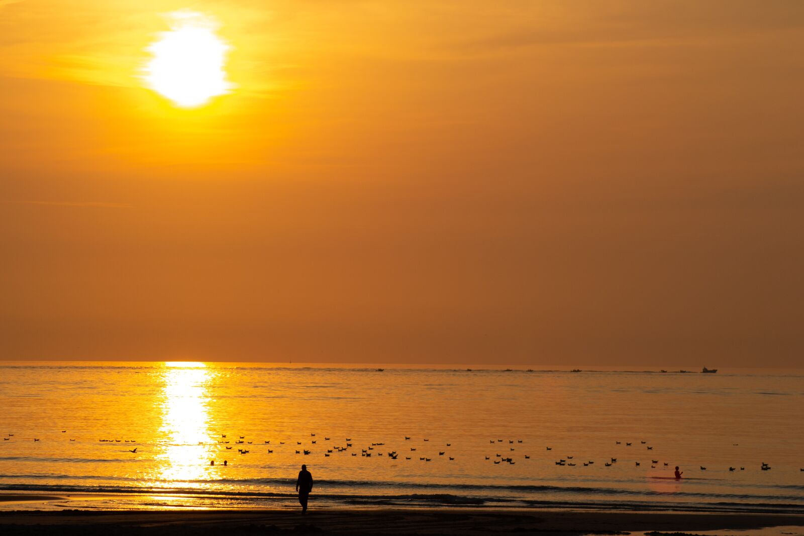 Nikon D3100 sample photo. Daylight saving time, beach photography
