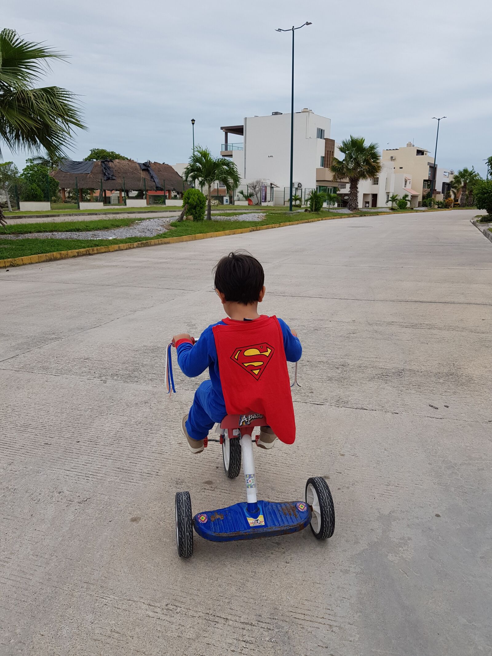 Samsung Galaxy S8 sample photo. Childhood, superman, tricycle photography