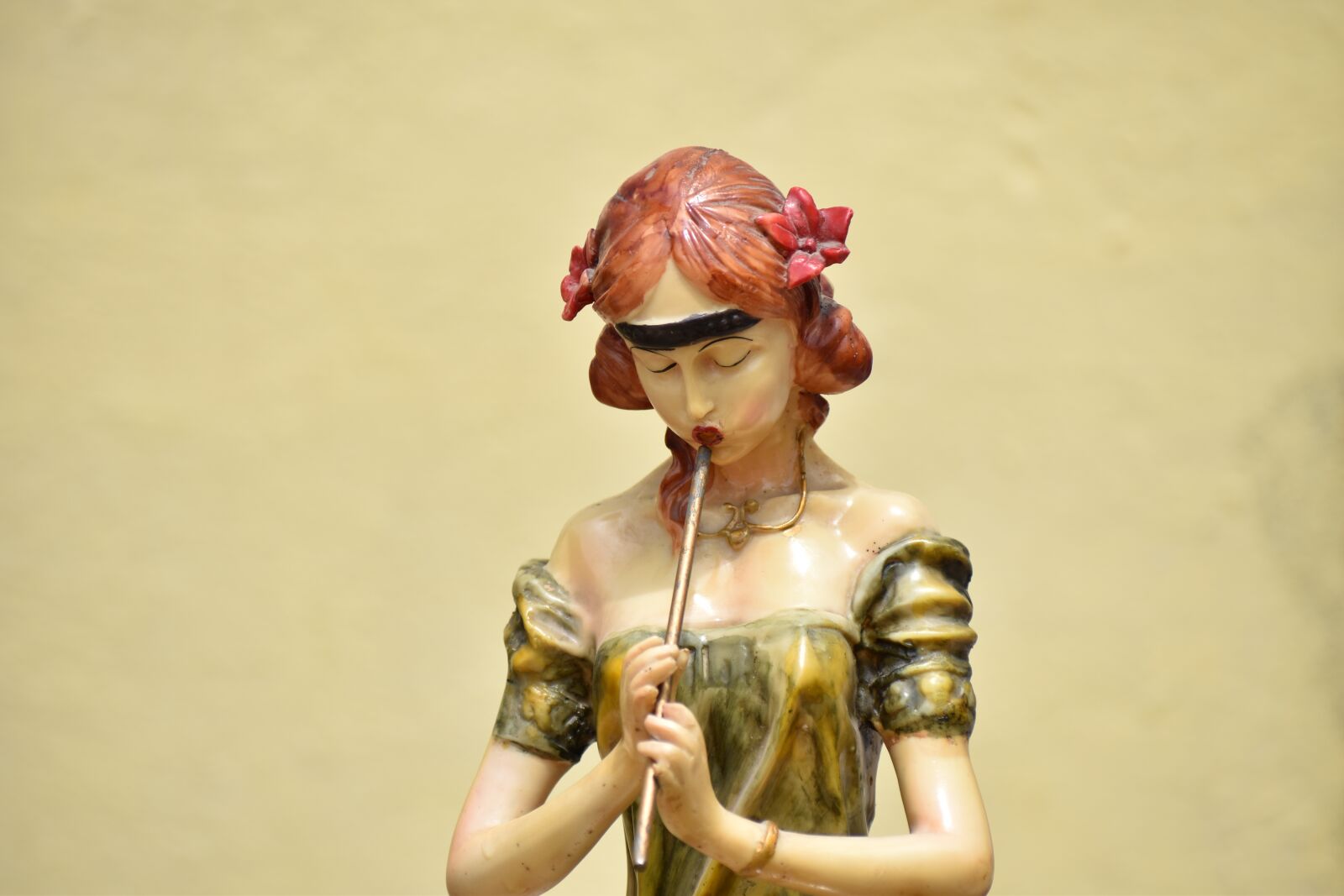 Nikon D5600 sample photo. Pied piper, woman, red photography