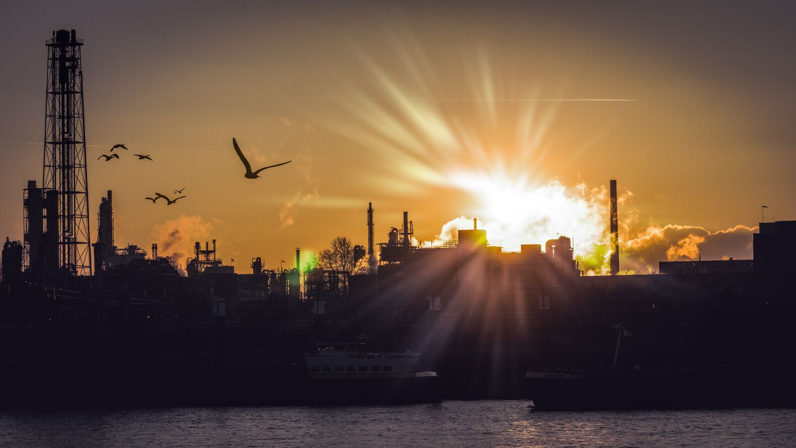 Sony a6300 + Sony FE 70-200mm F4 G OSS sample photo. Sun, sunset, sky photography