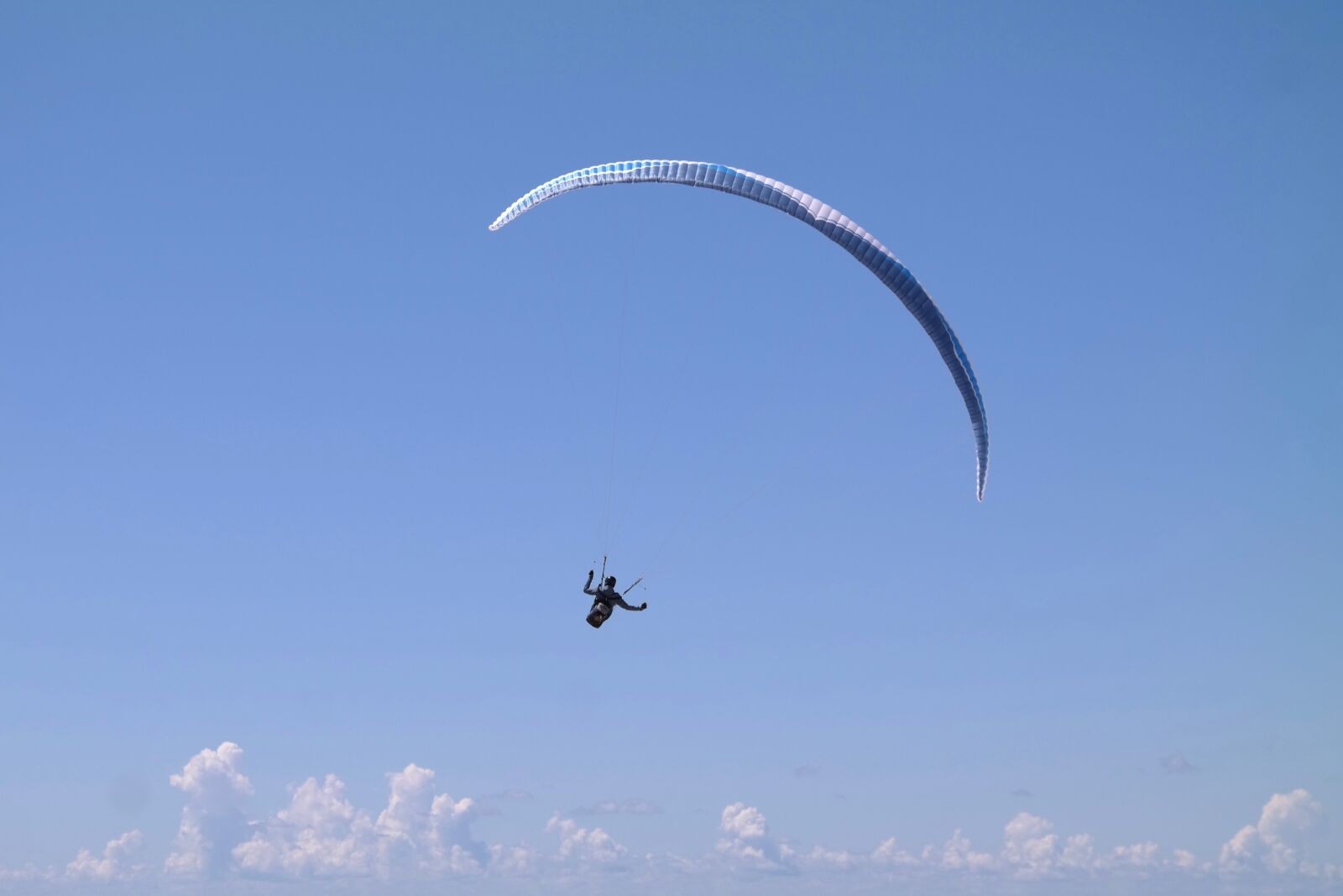 Samsung NX300 sample photo. Paragliding, screen, flying photography