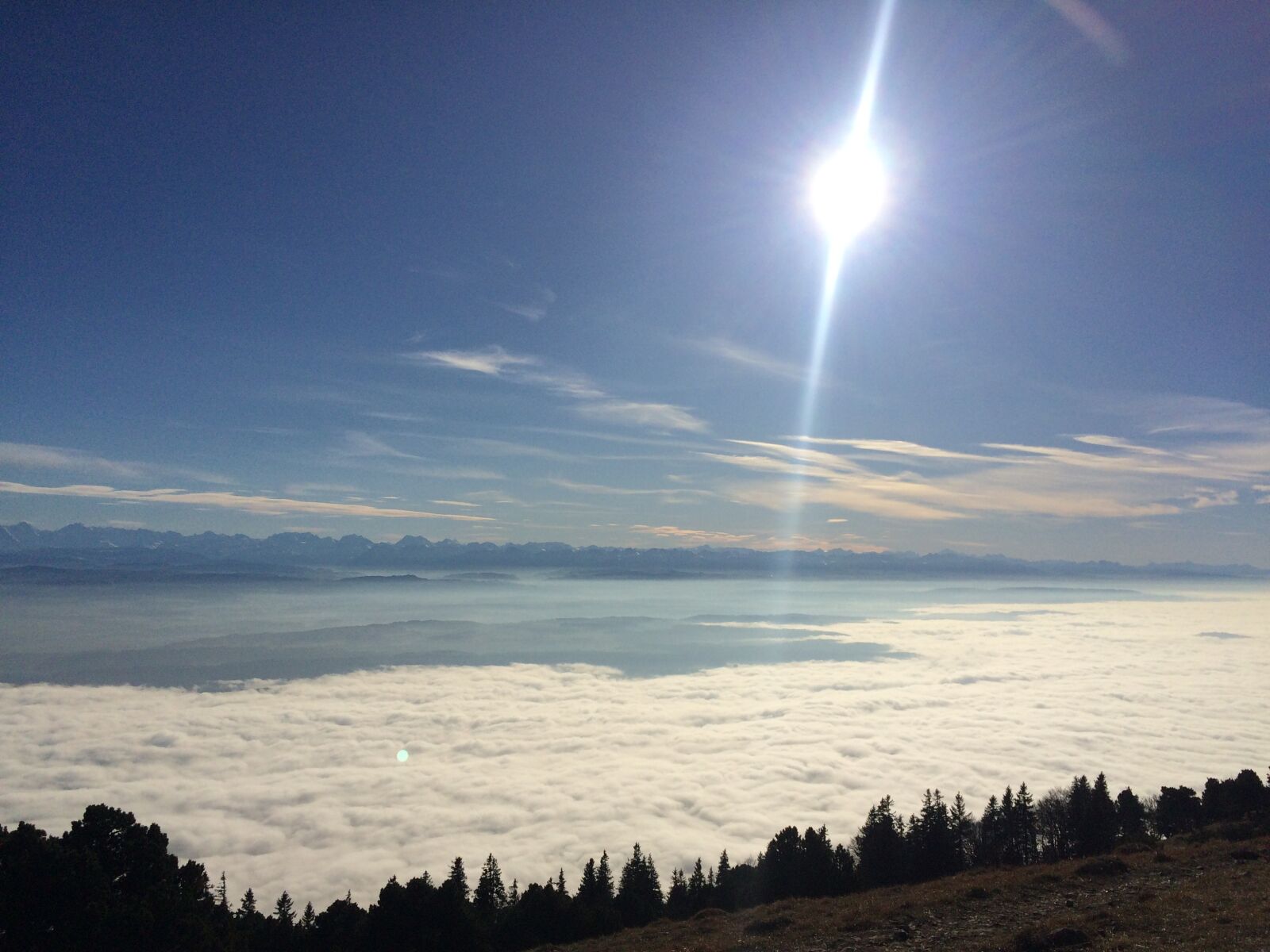 iPhone 5s back camera 4.15mm f/2.2 sample photo. Sea of fog, mountains photography