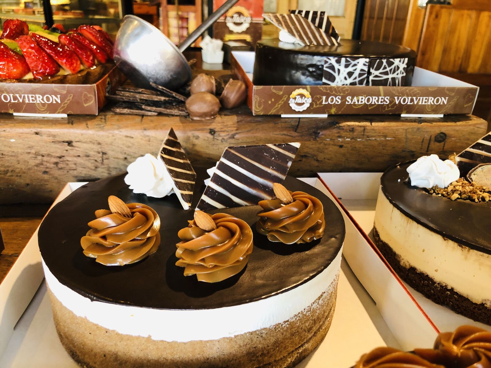 iPhone 8 back camera 3.99mm f/1.8 sample photo. Cake, chocolate, dessert photography