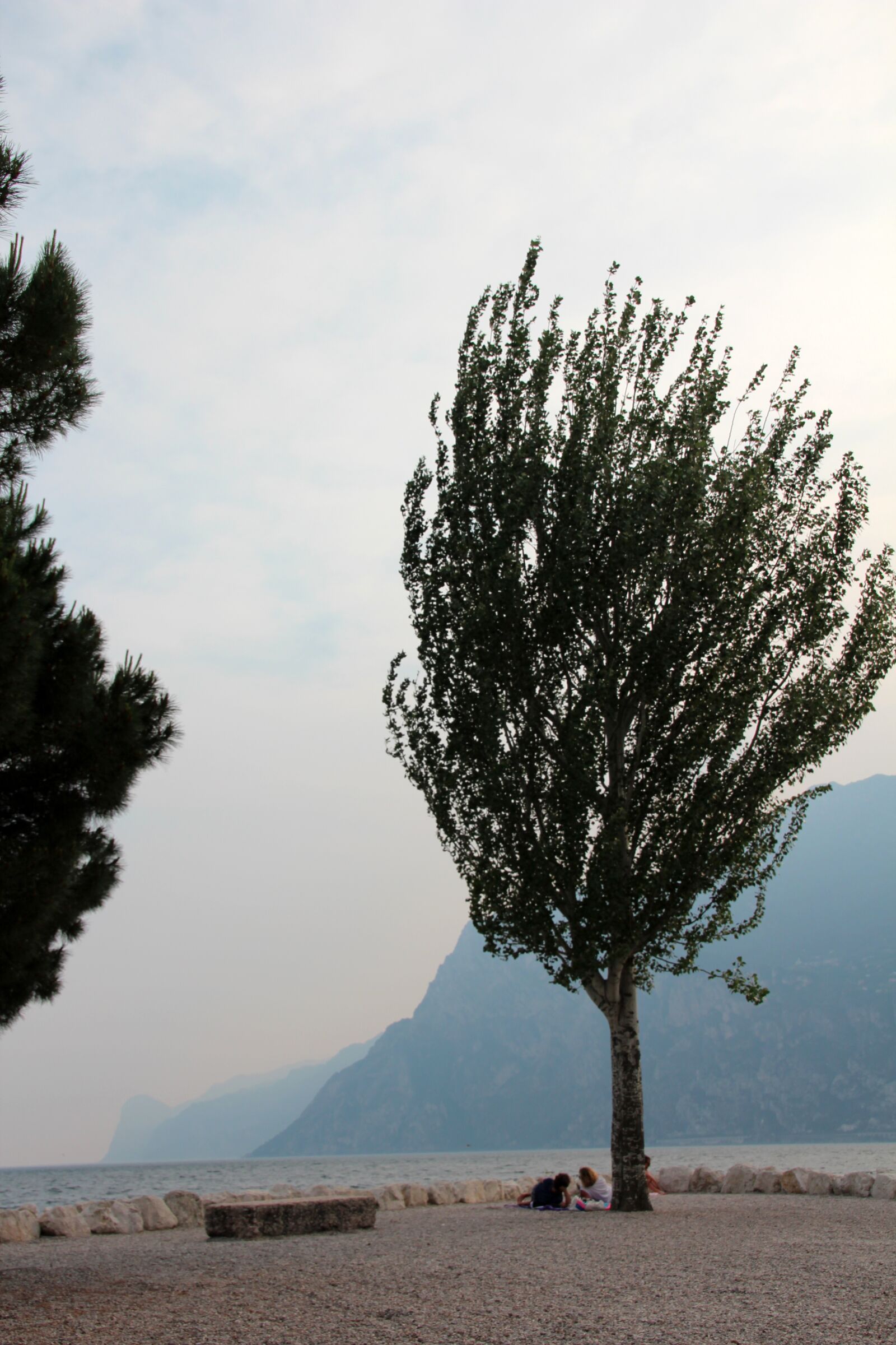 Canon EOS 600D (Rebel EOS T3i / EOS Kiss X5) sample photo. Garda, italy, lake photography