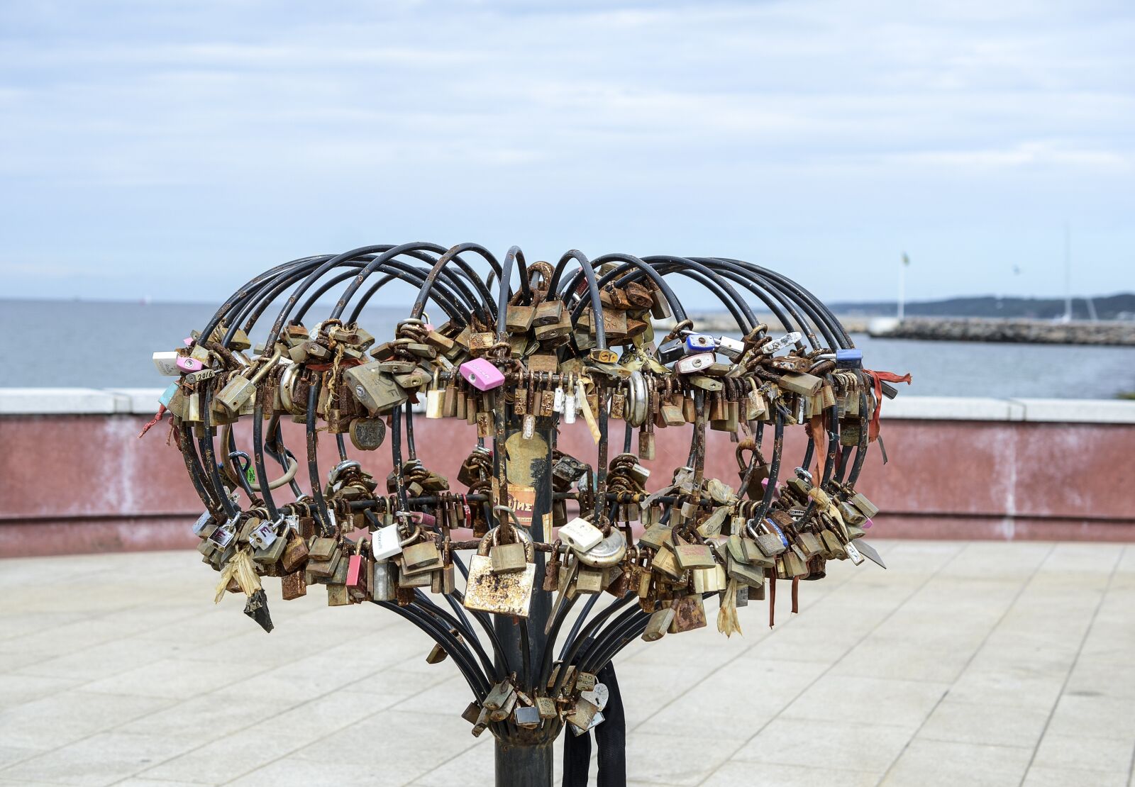 Nikon D7000 sample photo. Heart, lock, rust photography
