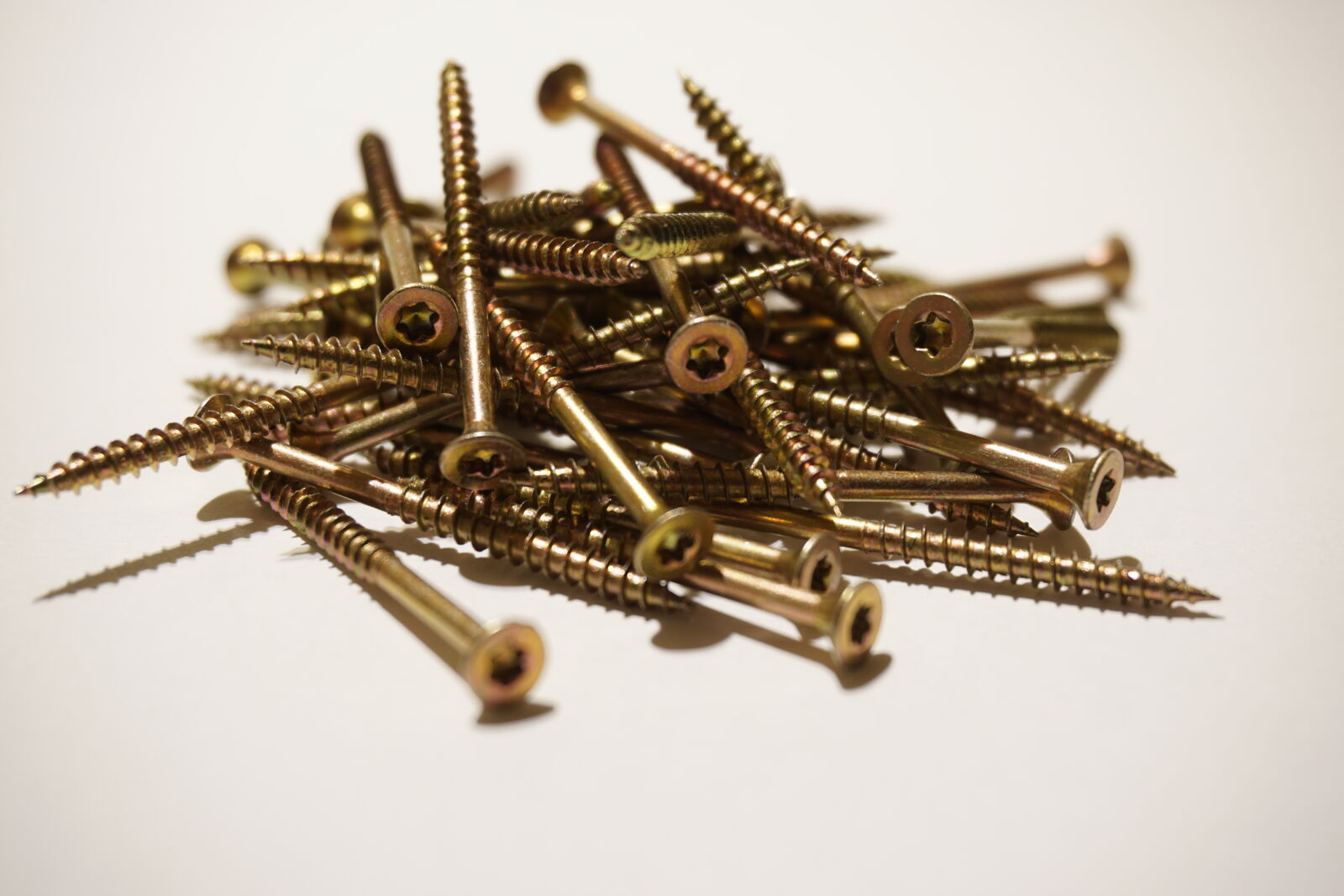 Sony E 16-50mm F3.5-5.6 PZ OSS sample photo. Bolt, close, collection, construction photography