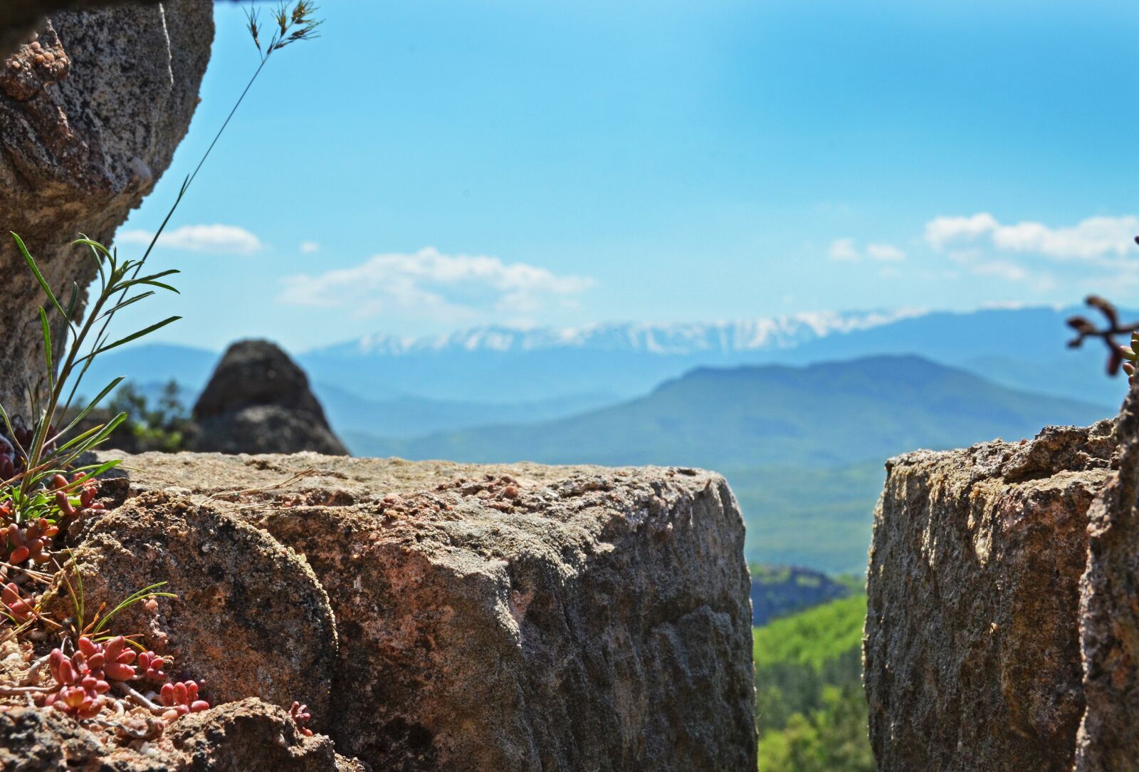 Nikon D5100 sample photo. Fortress, window, mountains photography