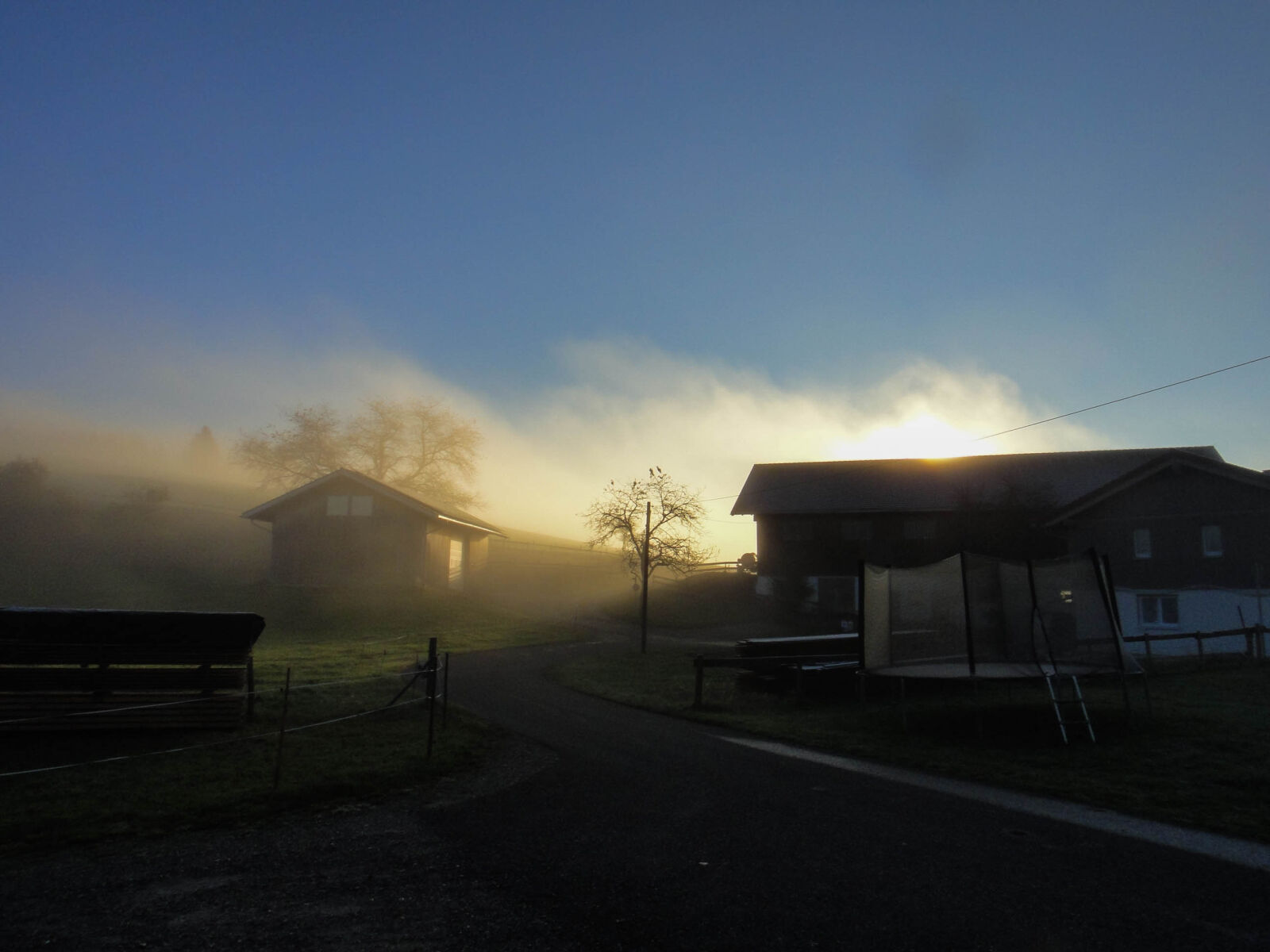 Sony Cyber-shot DSC-TX5 sample photo. Early, morning, fog, light photography