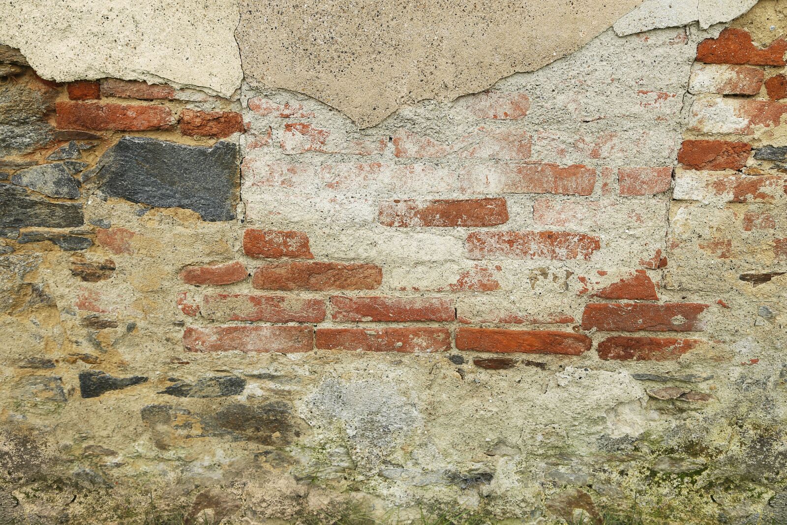 Canon EOS 6D + Canon EF 24-105mm F4L IS USM sample photo. Bricks, wall, texture photography