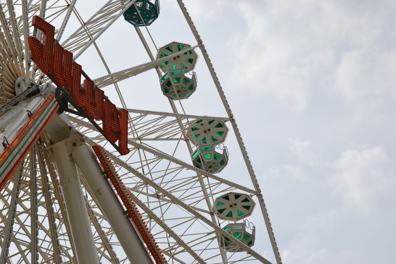 Nikon D3100 sample photo. Ferris wheel, year market photography