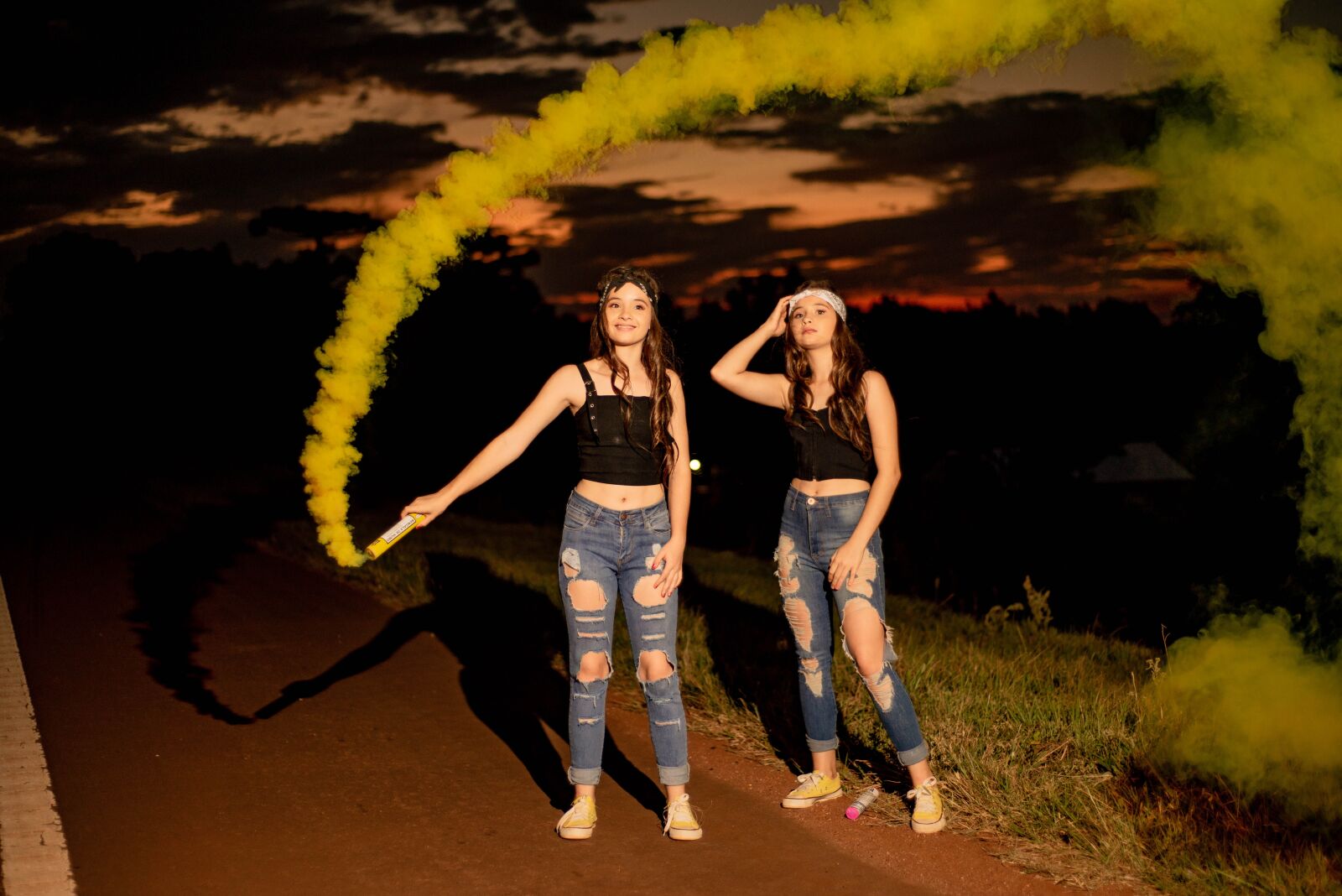 Nikon D610 sample photo. Girls, yellow, sky photography