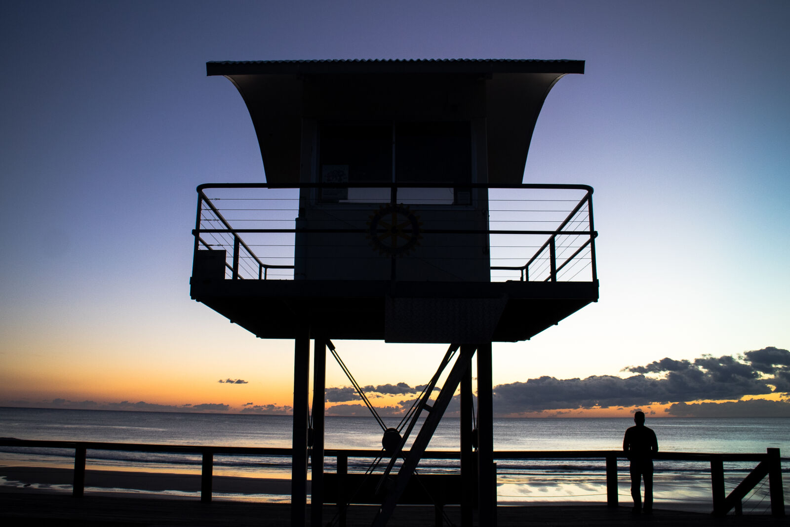 Canon EOS M2 sample photo. Silhouette, people, at, beach photography
