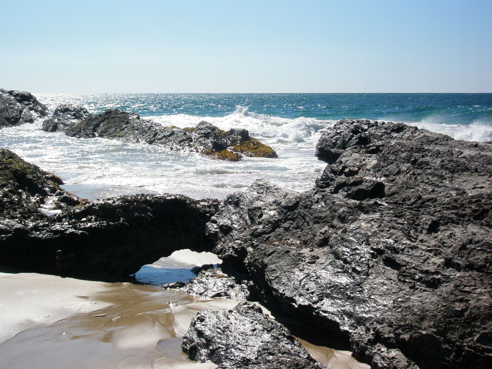 Olympus FE240/X795 sample photo. Rocky, beach, ocean photography