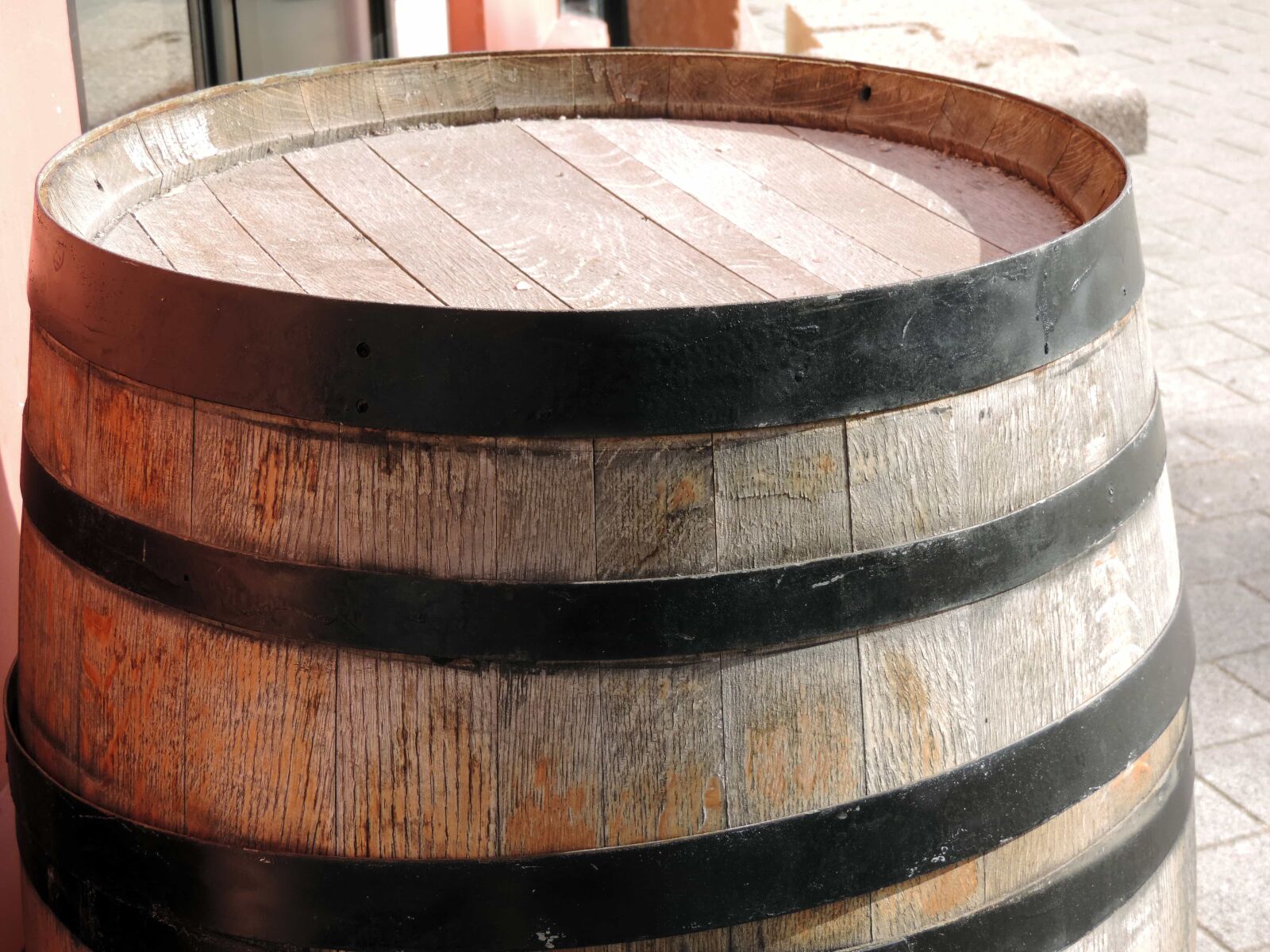 Nikon Coolpix P520 sample photo. Object, winery, container, barrel photography