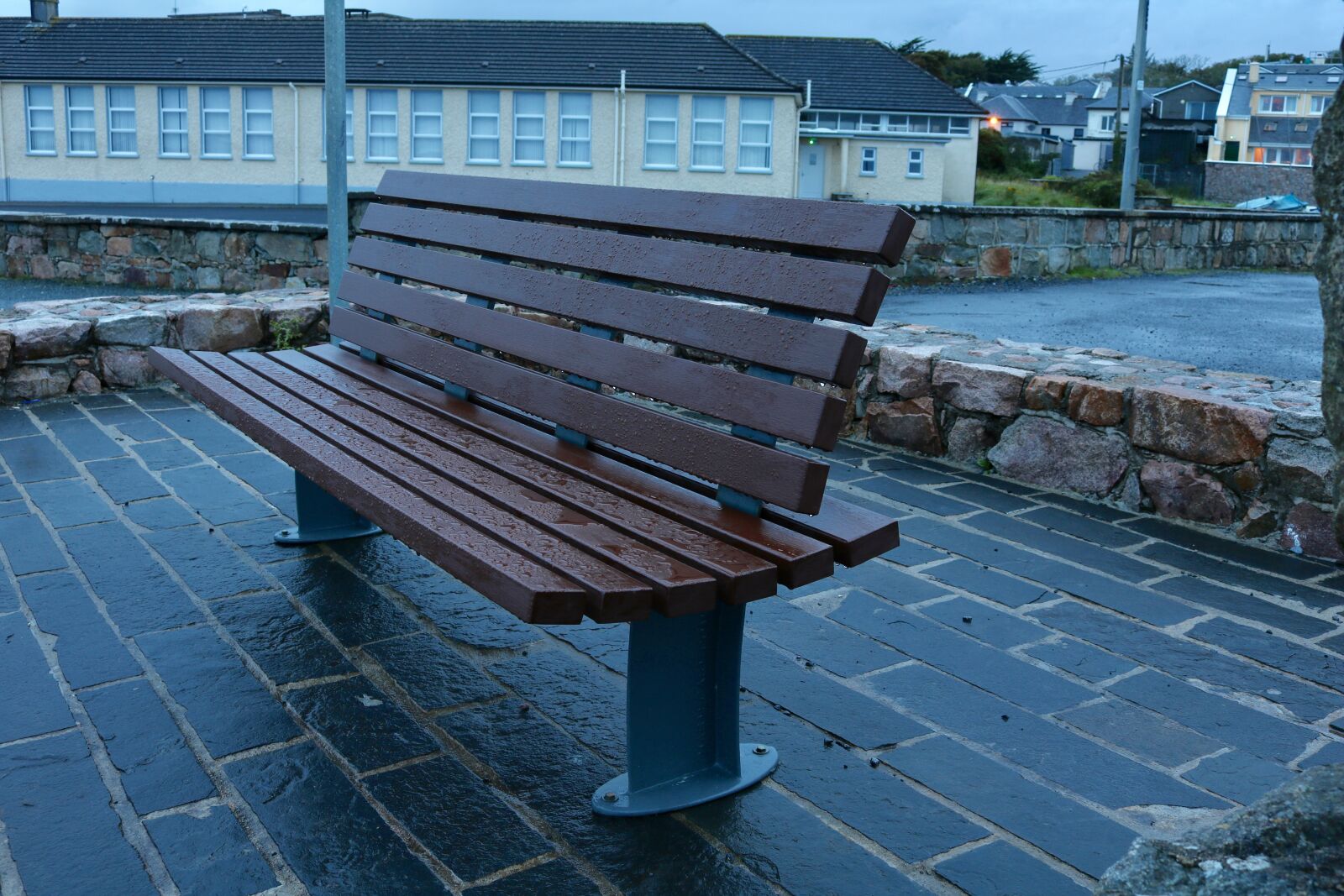 Canon EOS 750D (EOS Rebel T6i / EOS Kiss X8i) sample photo. Bank, wooden bench, bench photography