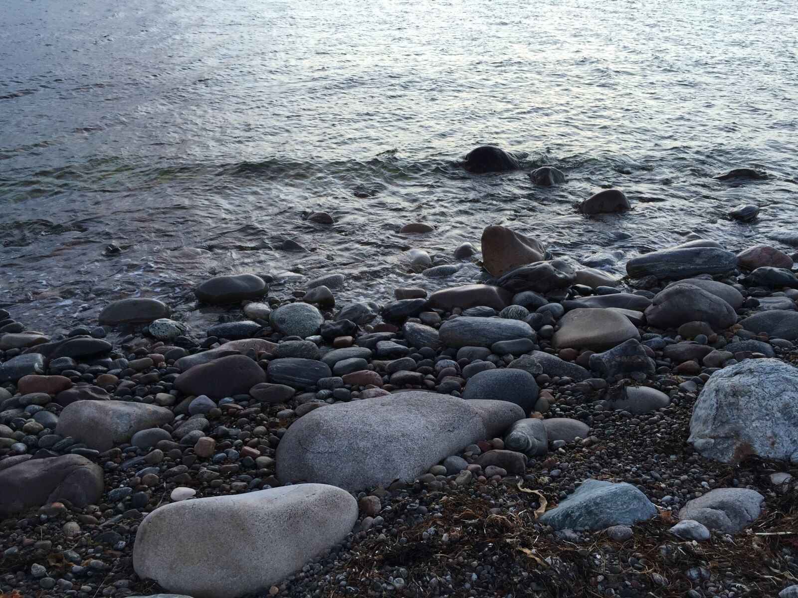 Apple iPhone 6 sample photo. Coast, beach, stones photography